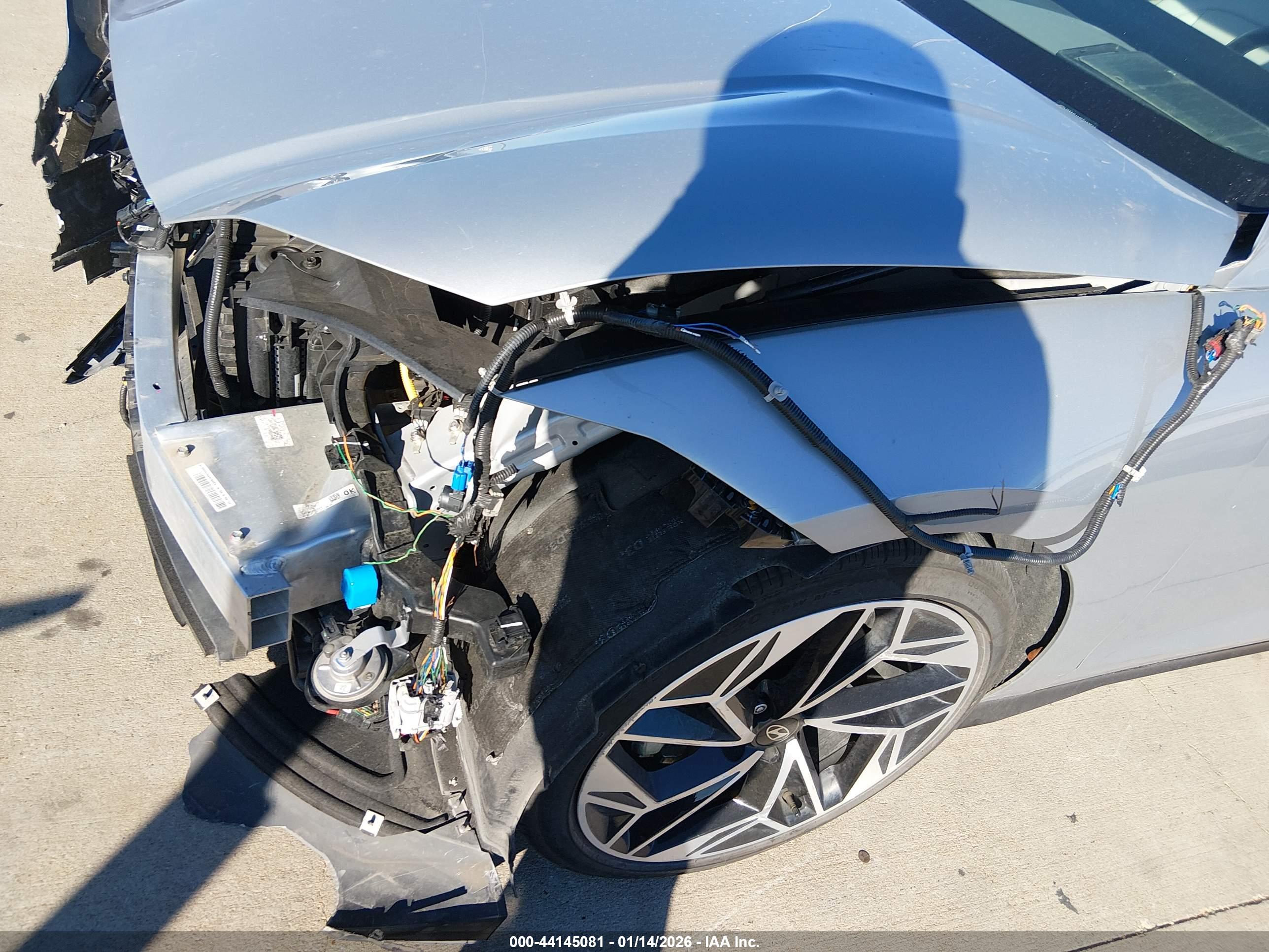 HYUNDAI IONIQ image 6