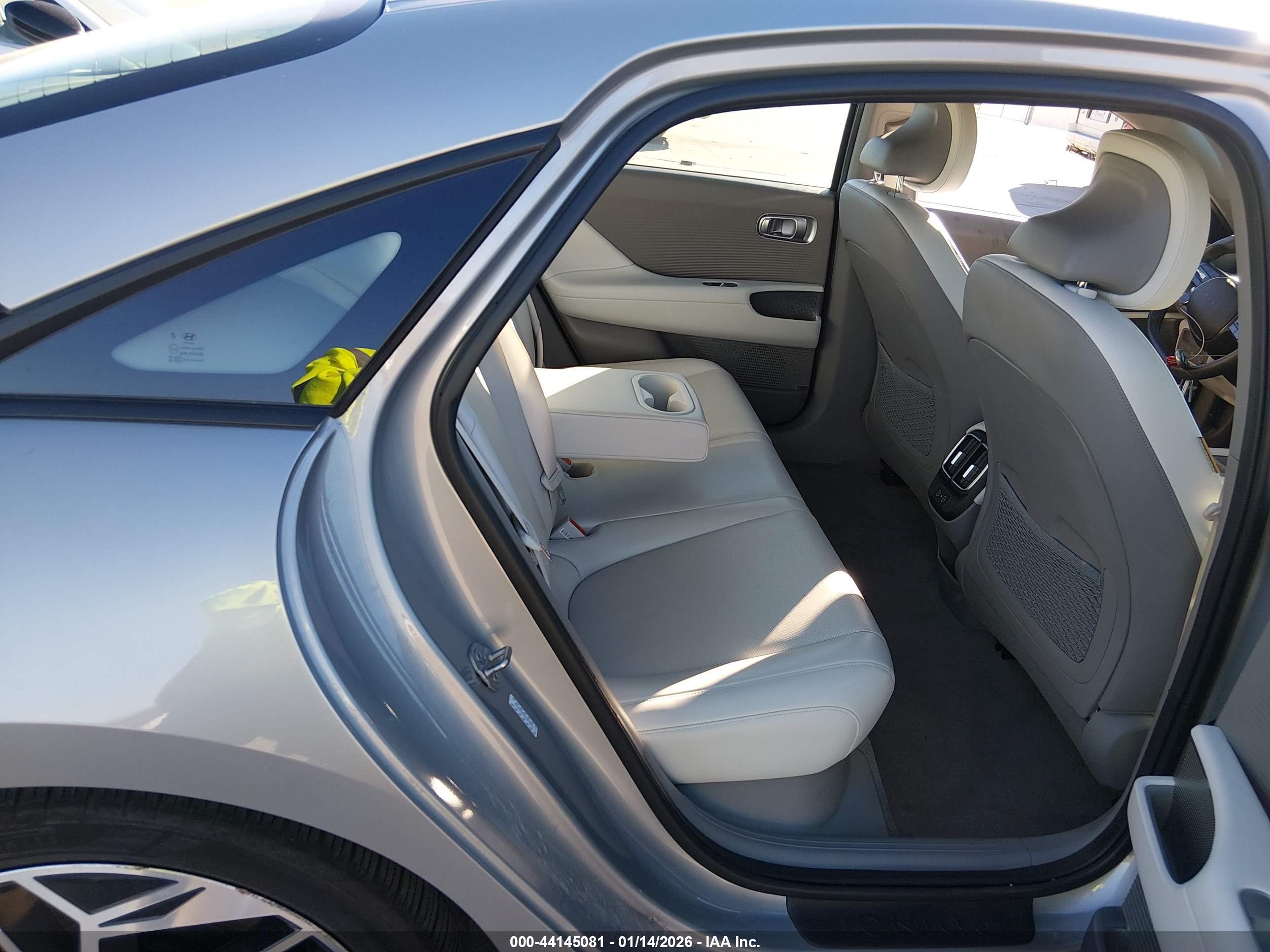 HYUNDAI IONIQ image 8