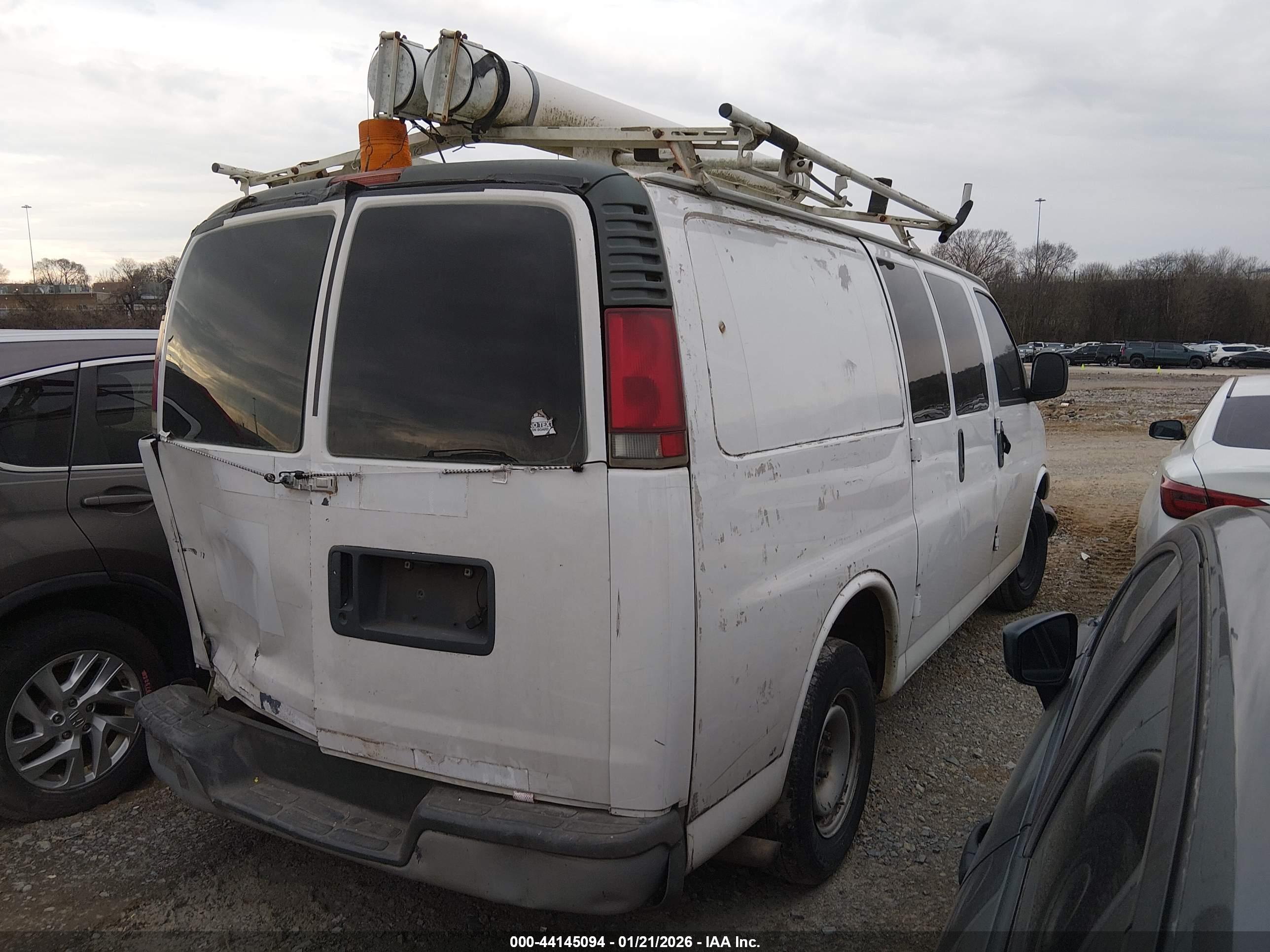 CHEVROLET EXPRESS image 4