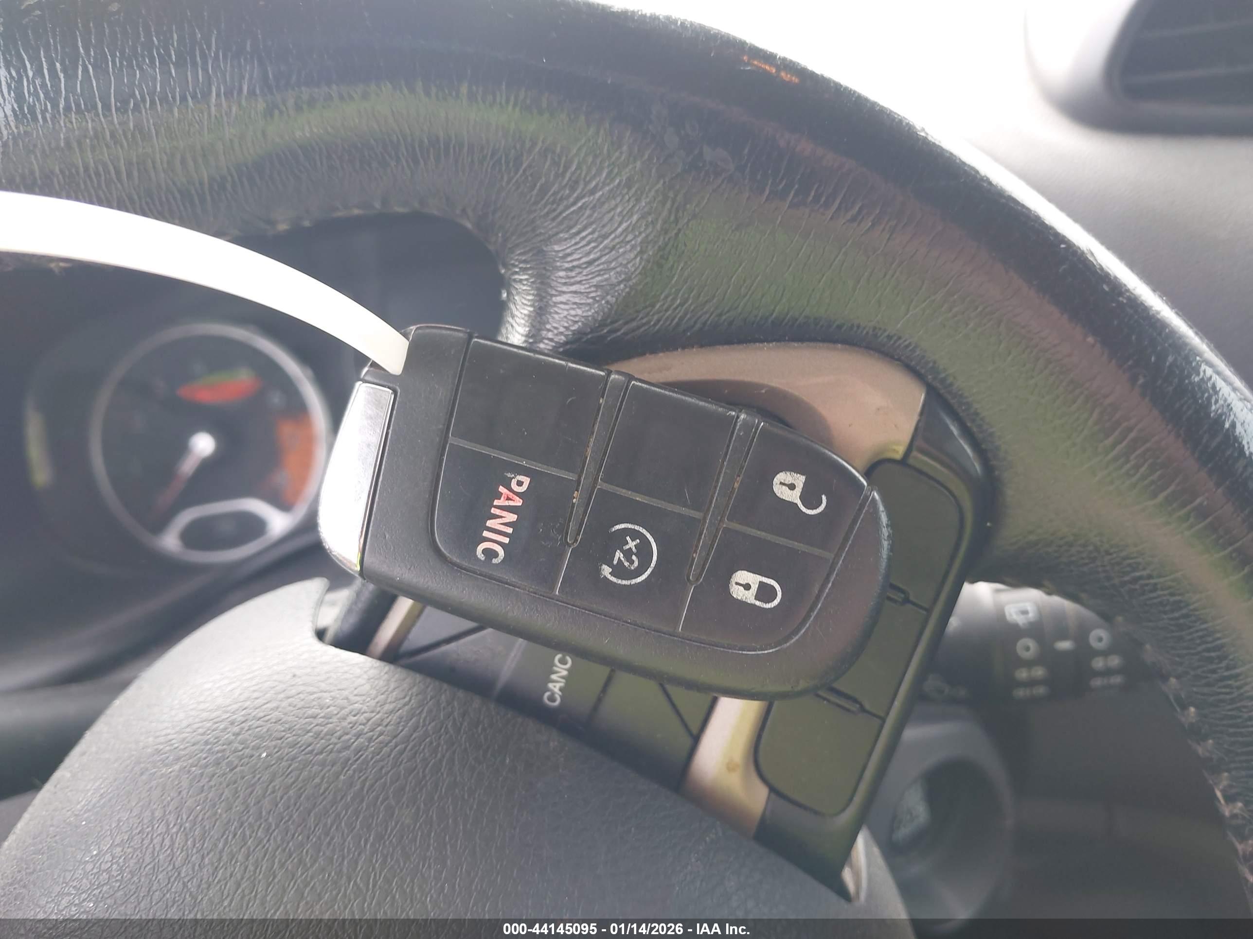 JEEP RENEGADE image 11