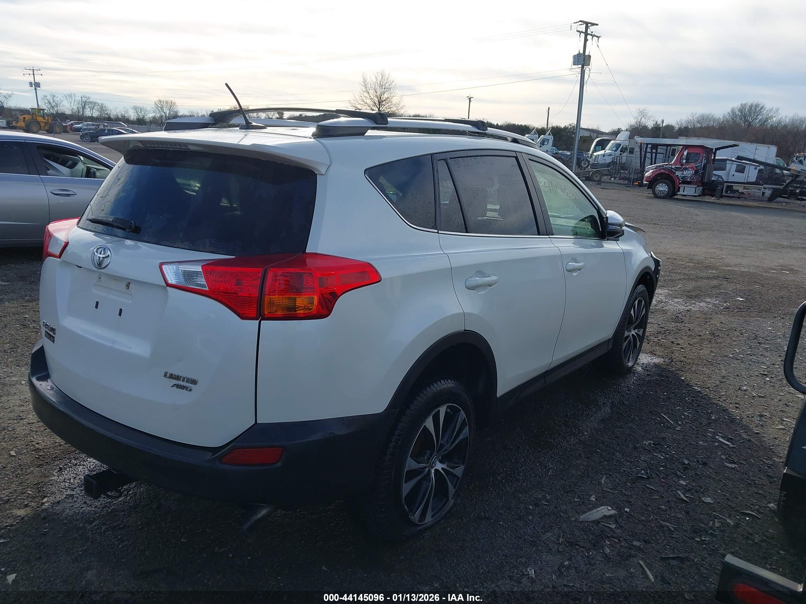 TOYOTA RAV4 image 4