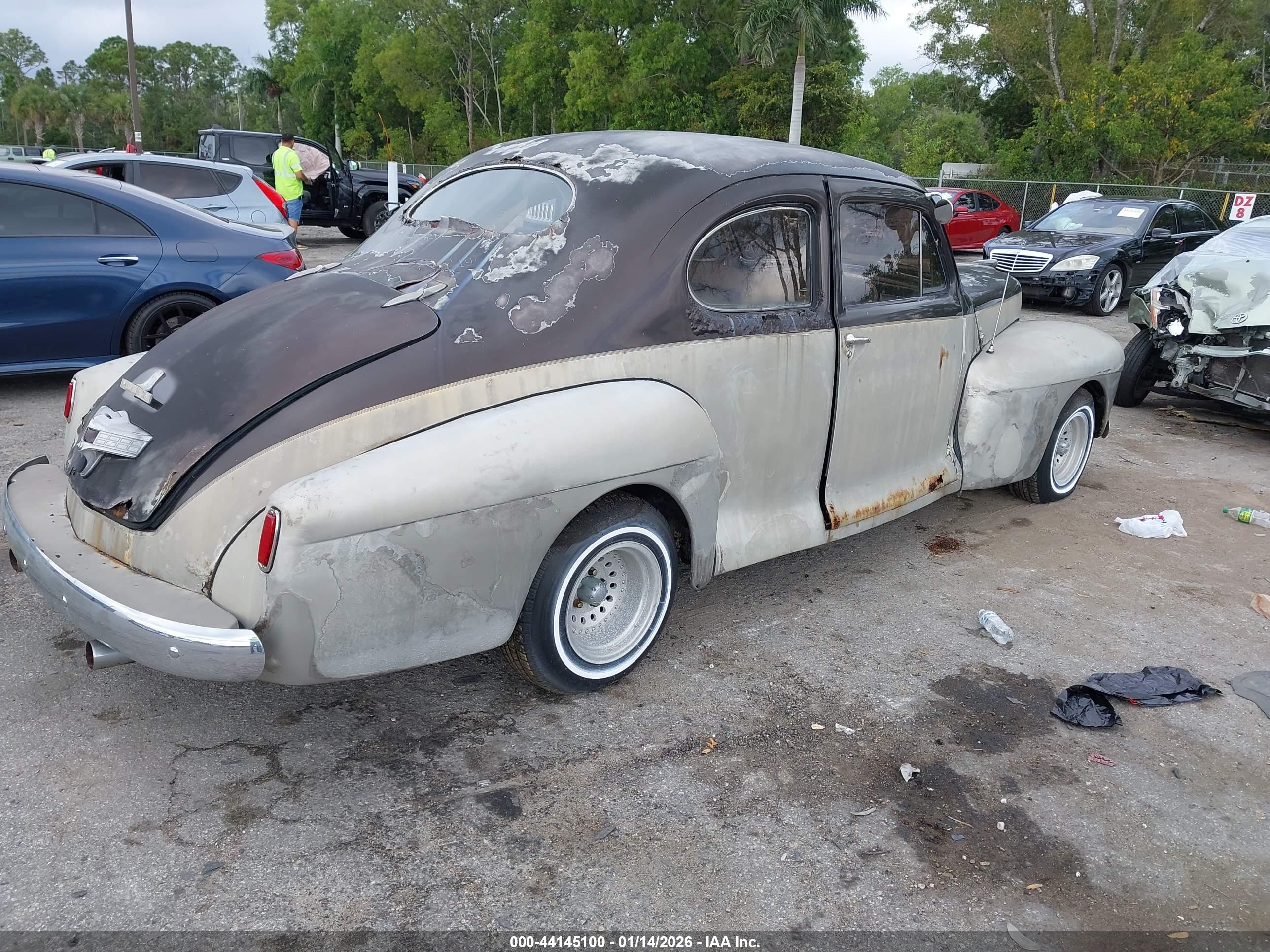 LINCOLN COUPE image 4