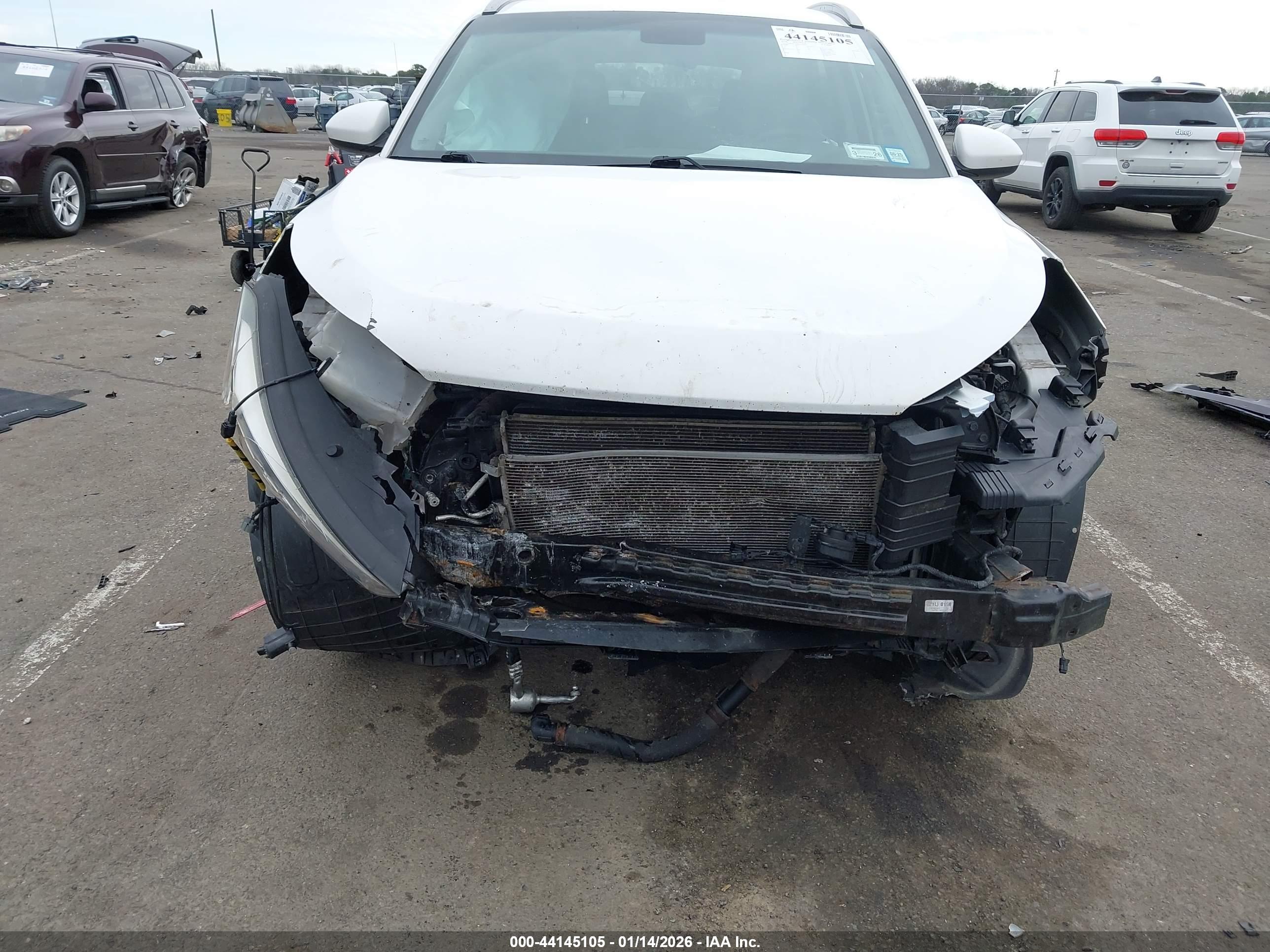 HYUNDAI TUCSON image 6