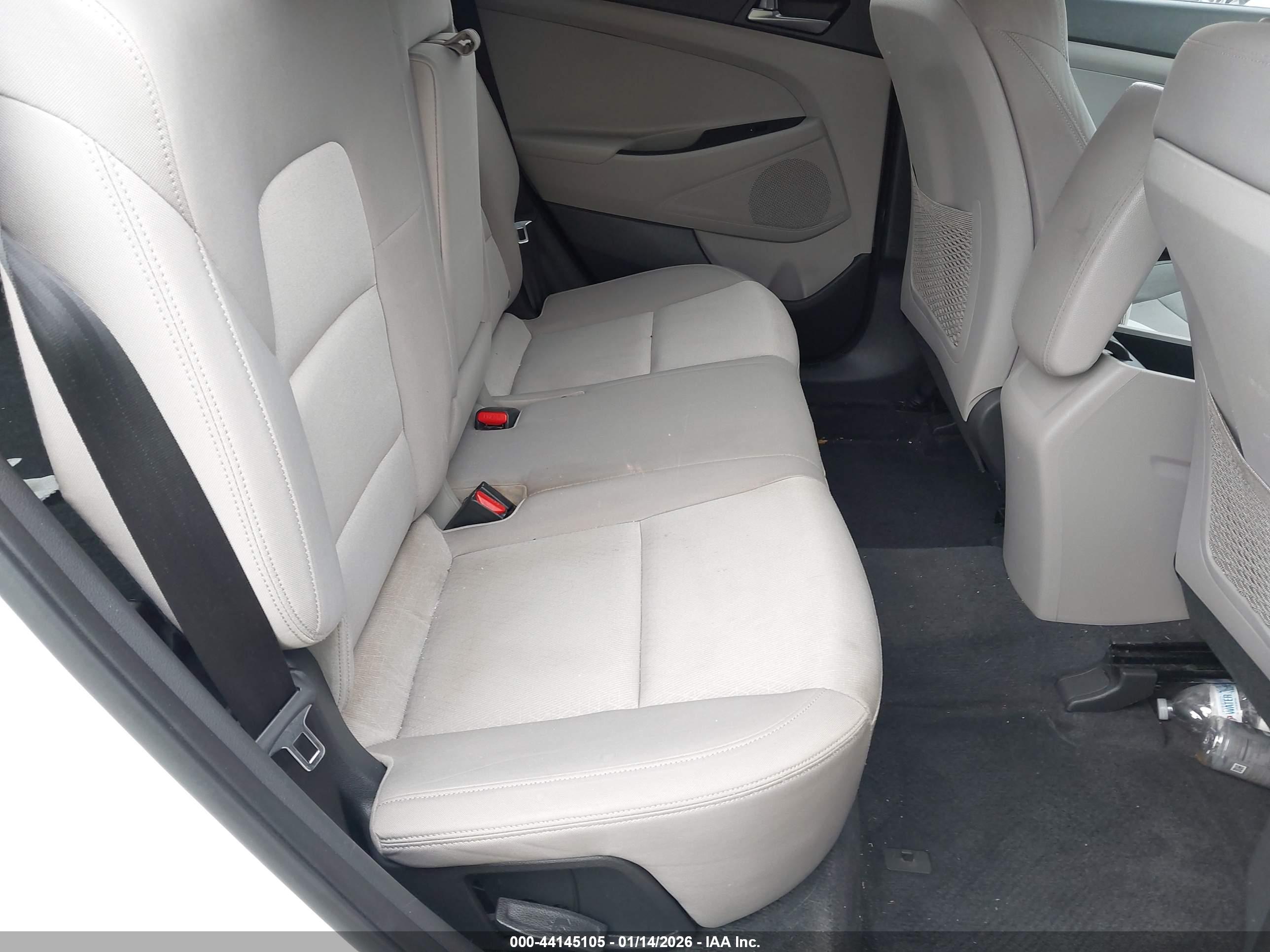 HYUNDAI TUCSON image 8