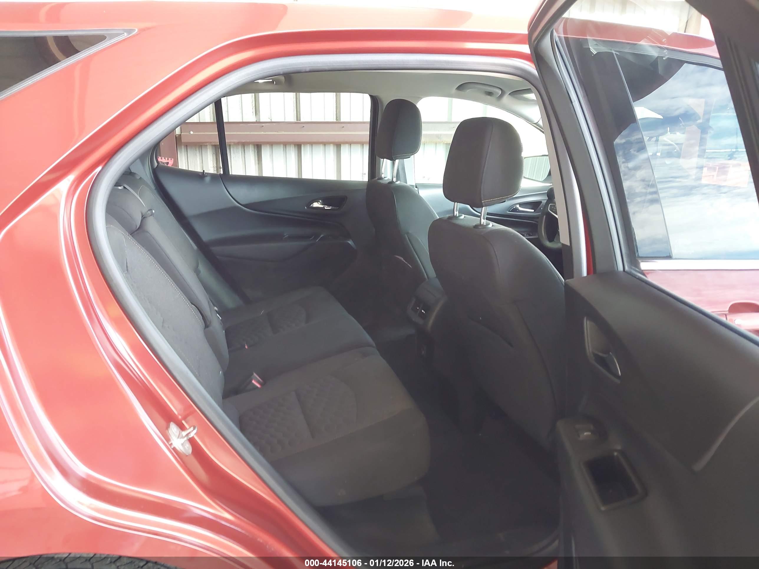 CHEVROLET EQUINOX image 8