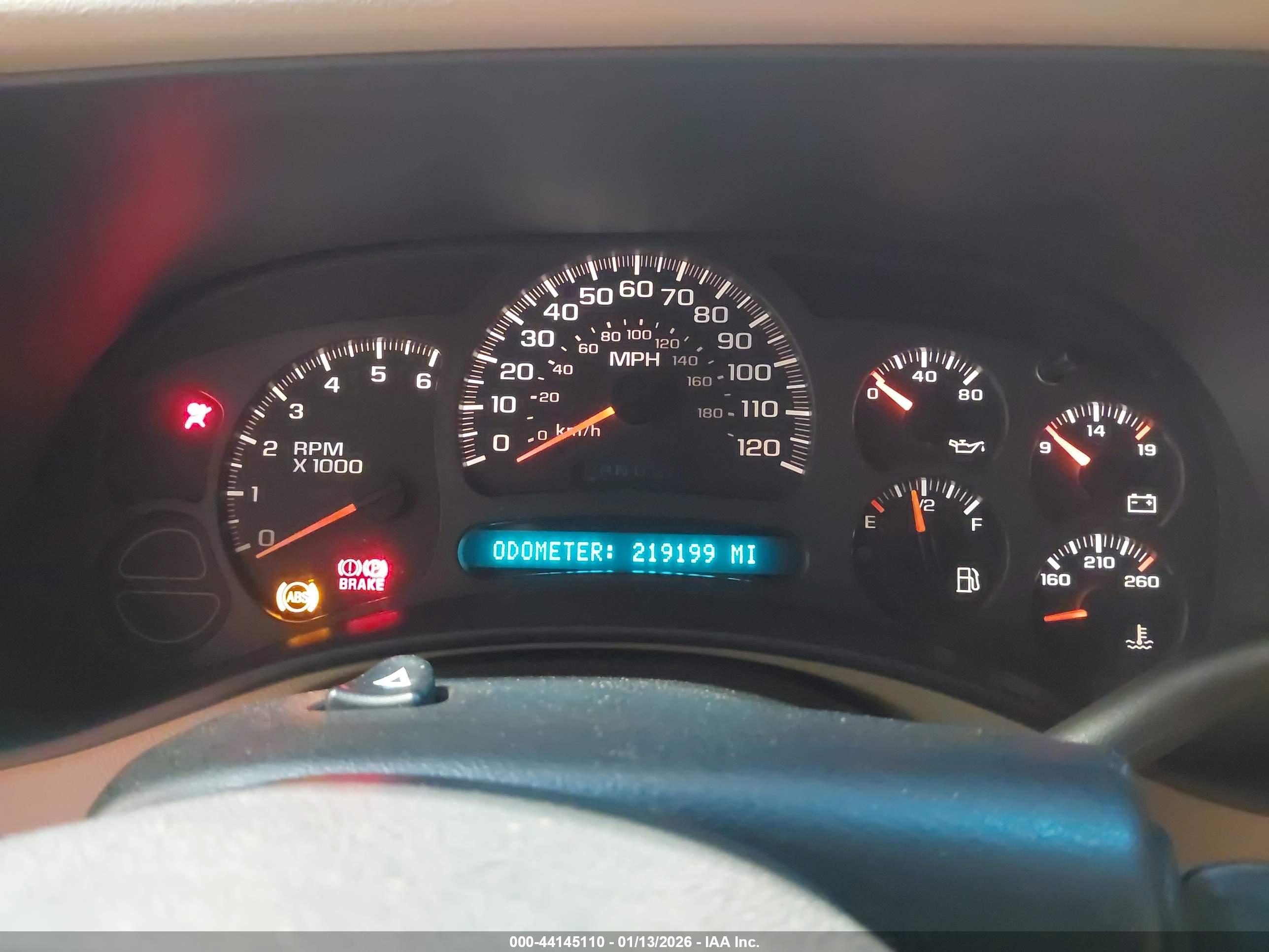 CHEVROLET SUBURBAN image 7