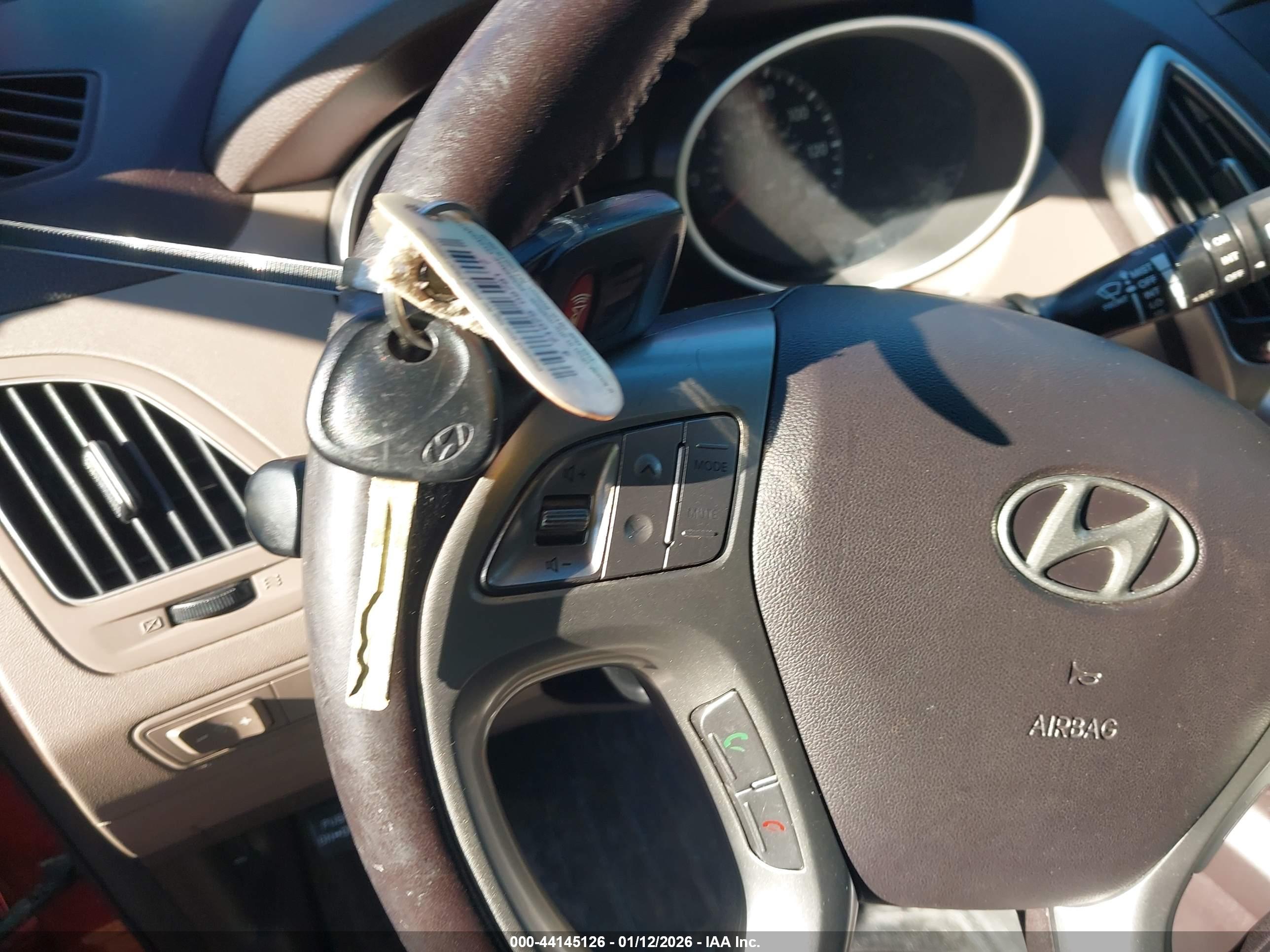 HYUNDAI TUCSON image 11