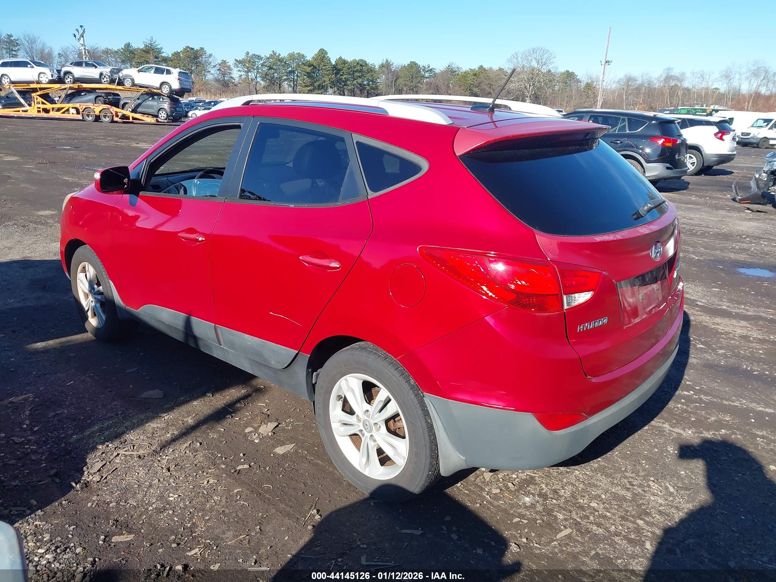 HYUNDAI TUCSON image 3
