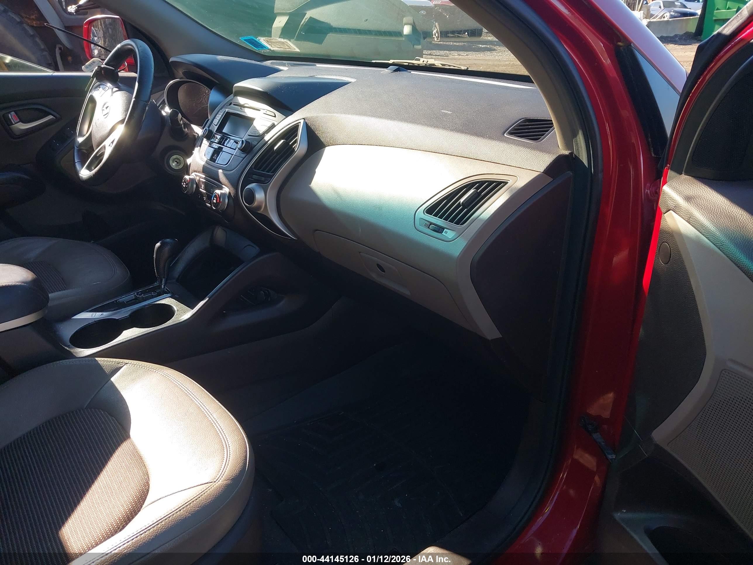 HYUNDAI TUCSON image 5