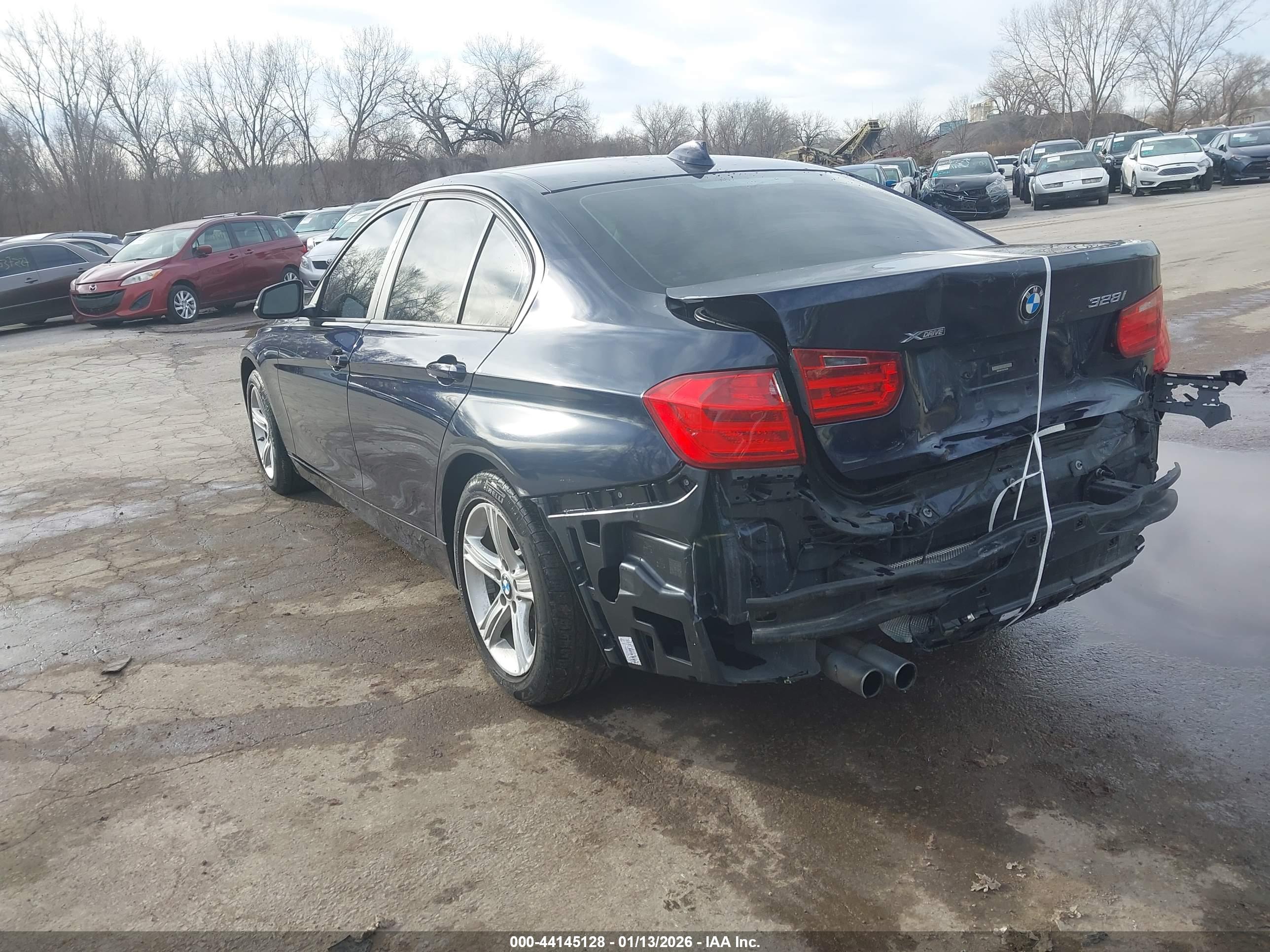 BMW 328I image 3