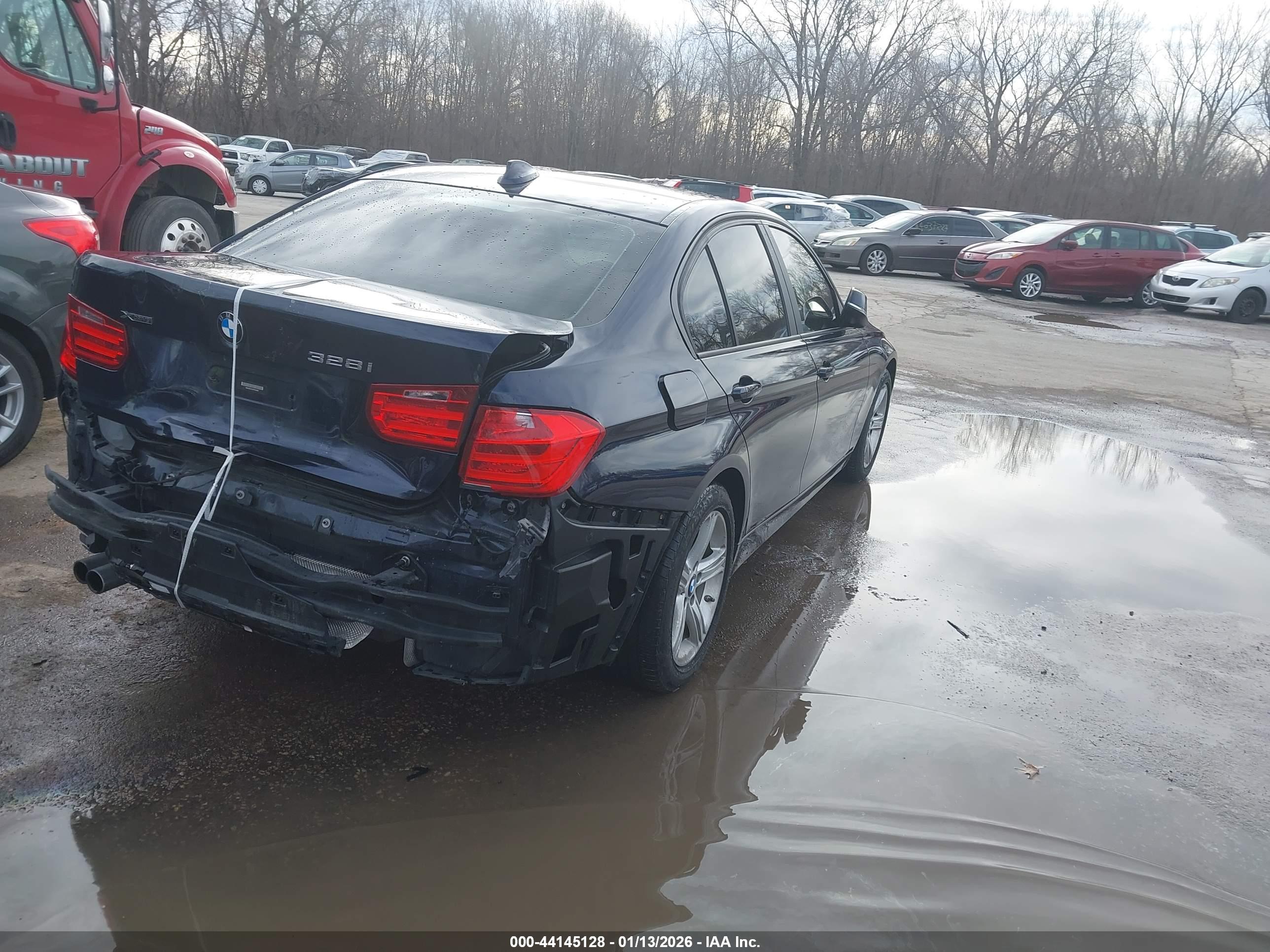 BMW 328I image 4