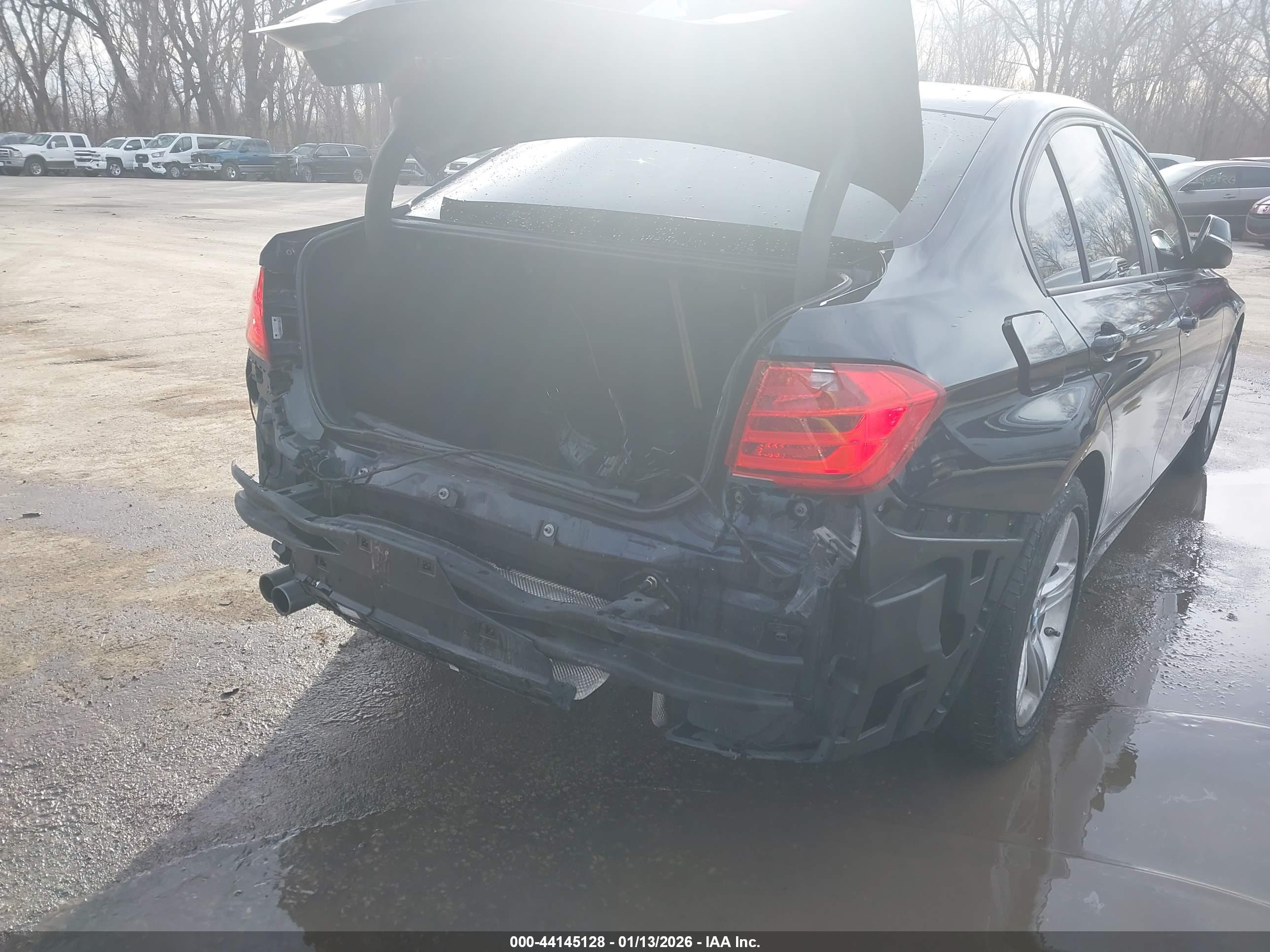 BMW 328I image 6