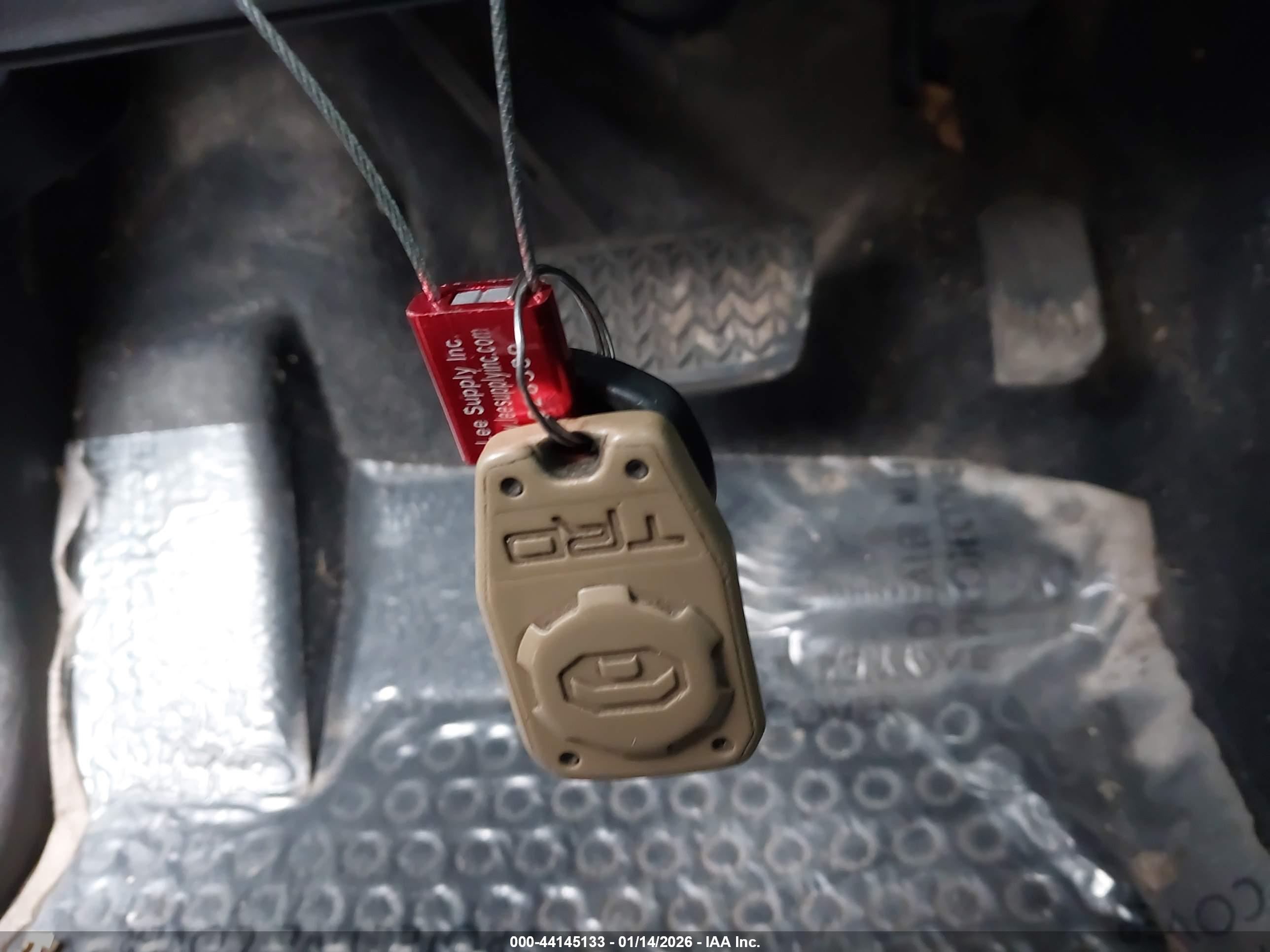 TOYOTA TUNDRA image 11