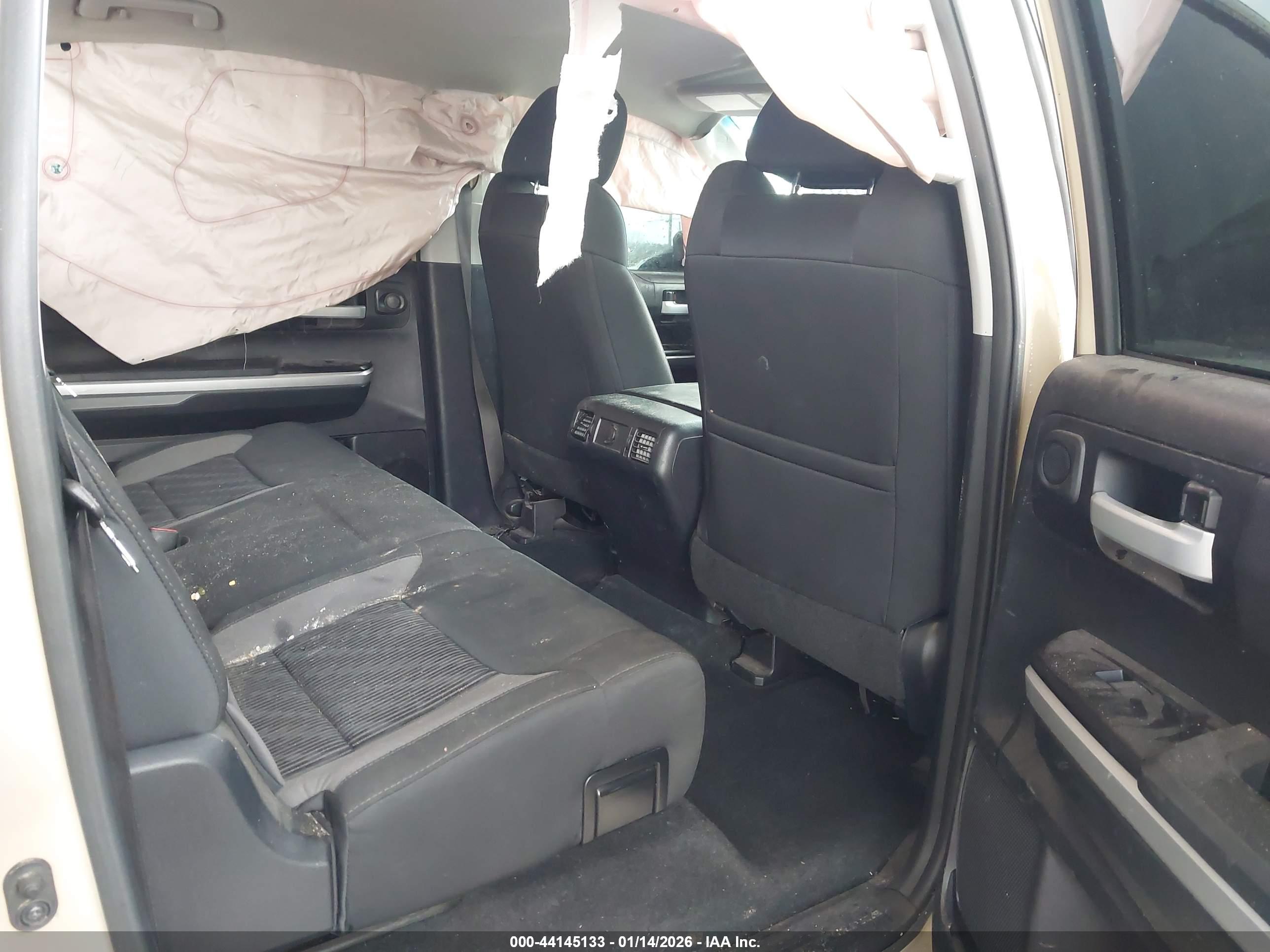 TOYOTA TUNDRA image 8
