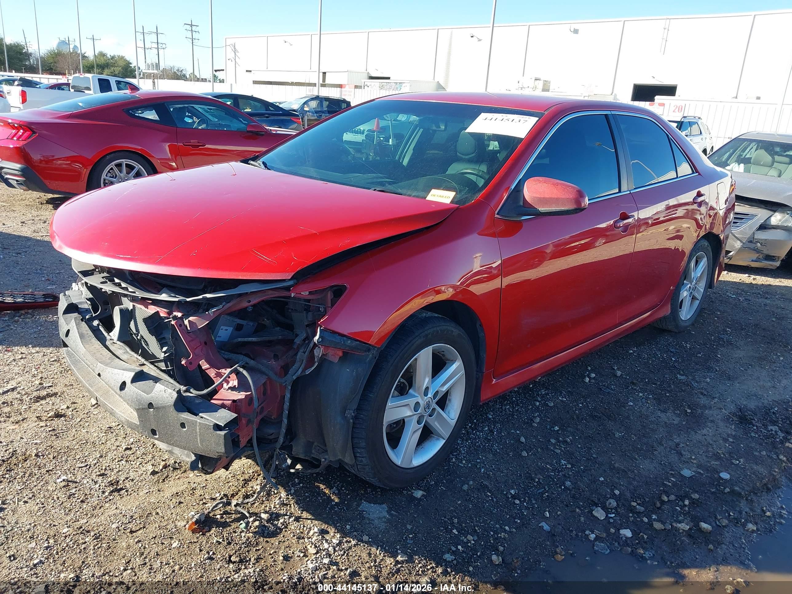 TOYOTA CAMRY image 2
