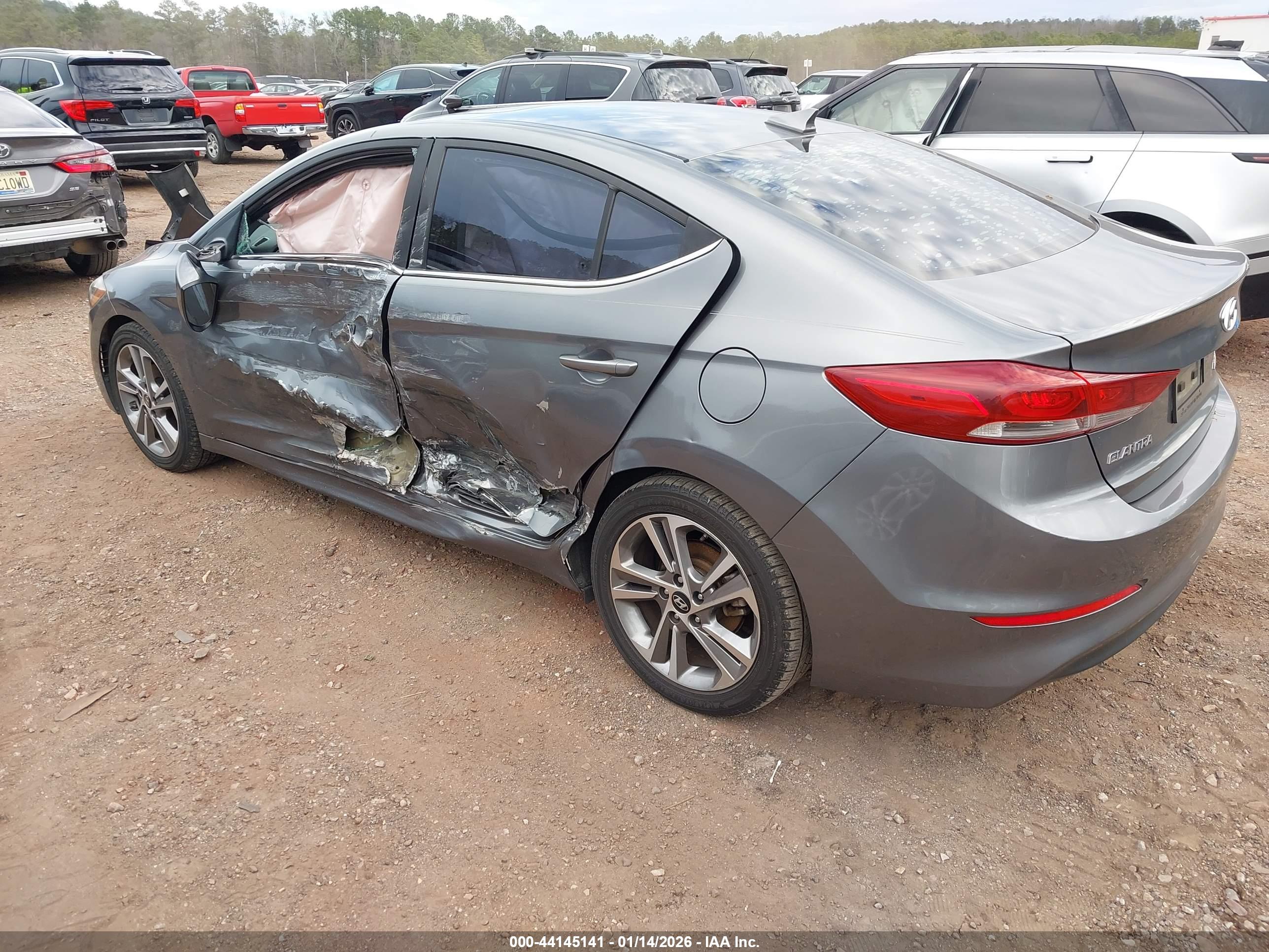 HYUNDAI ELANTRA image 3