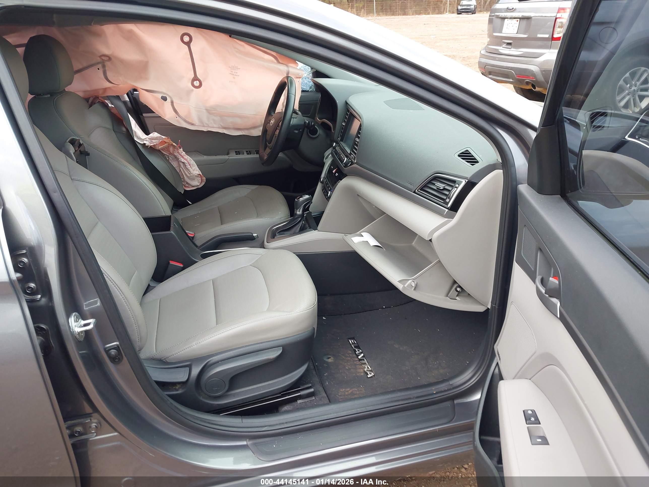 HYUNDAI ELANTRA image 5
