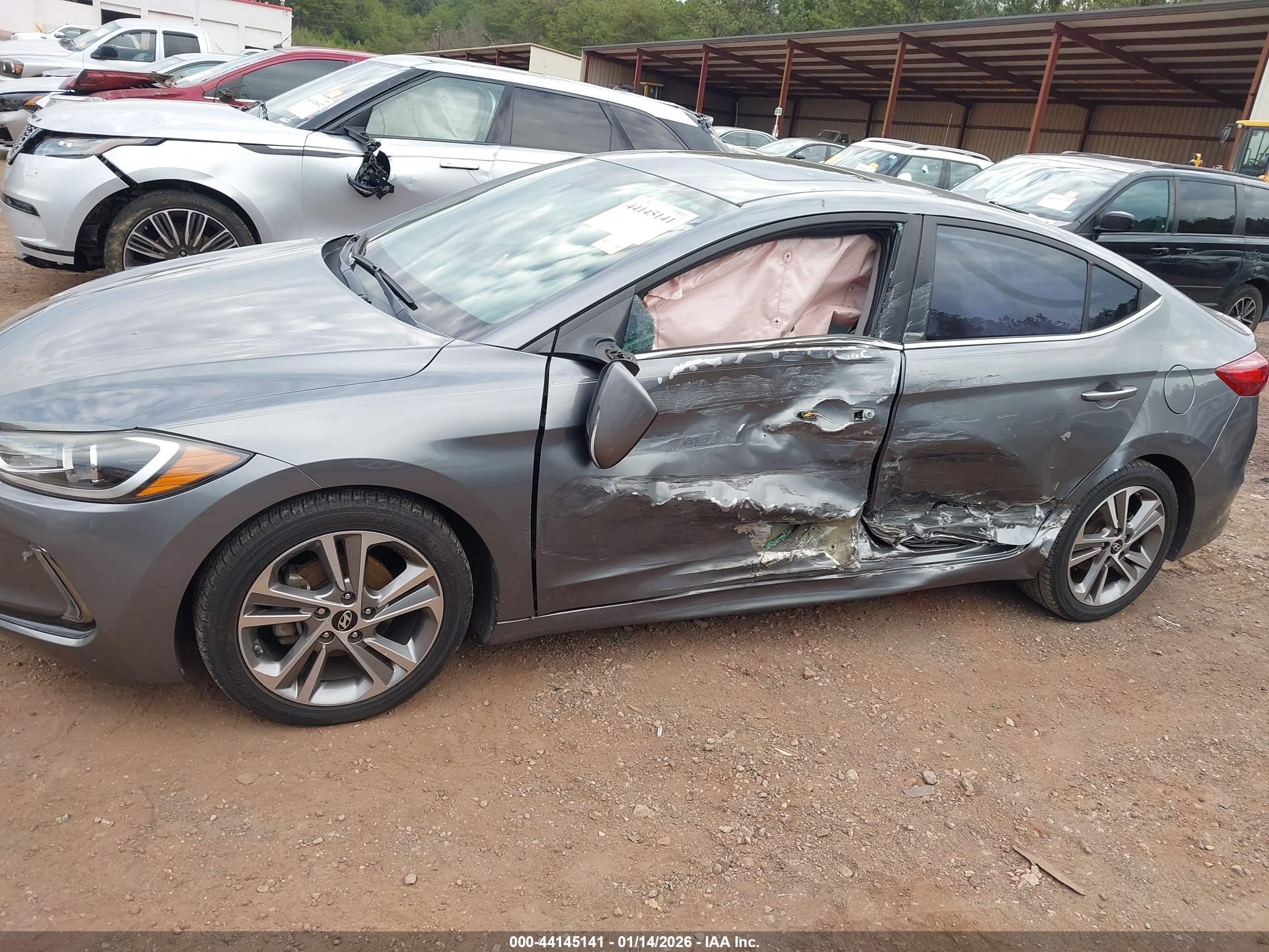 HYUNDAI ELANTRA image 6