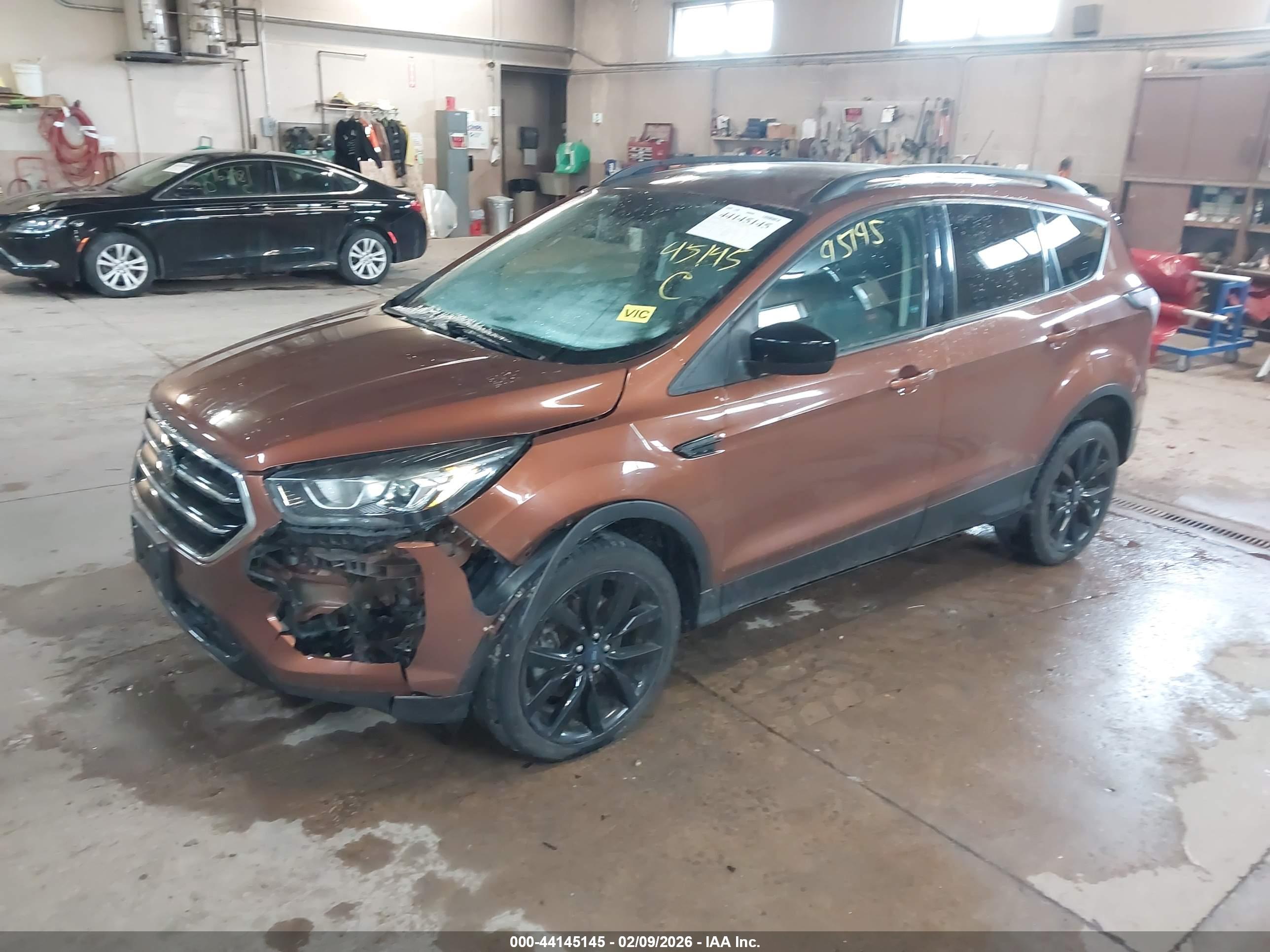FORD ESCAPE image 2
