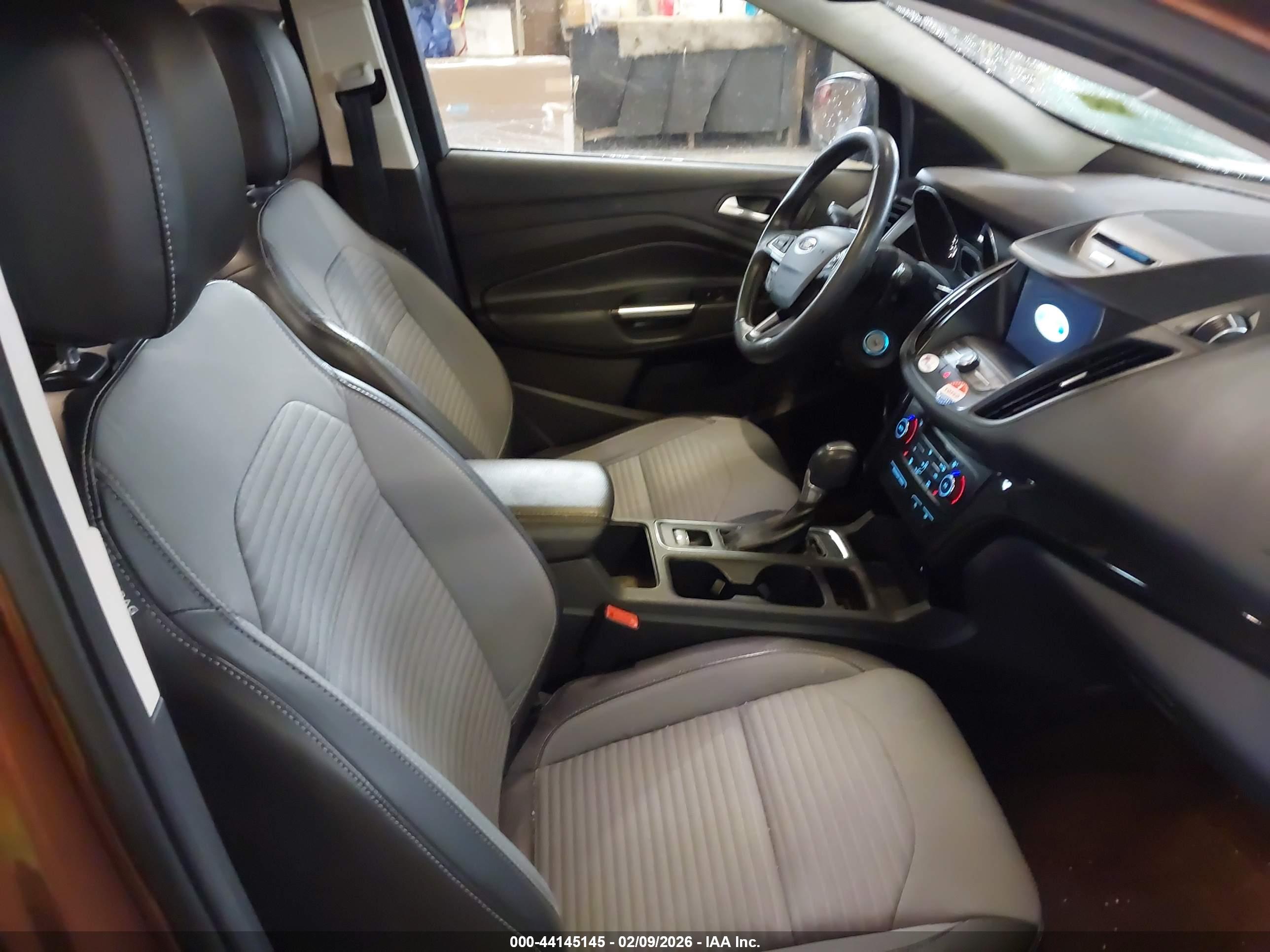 FORD ESCAPE image 5