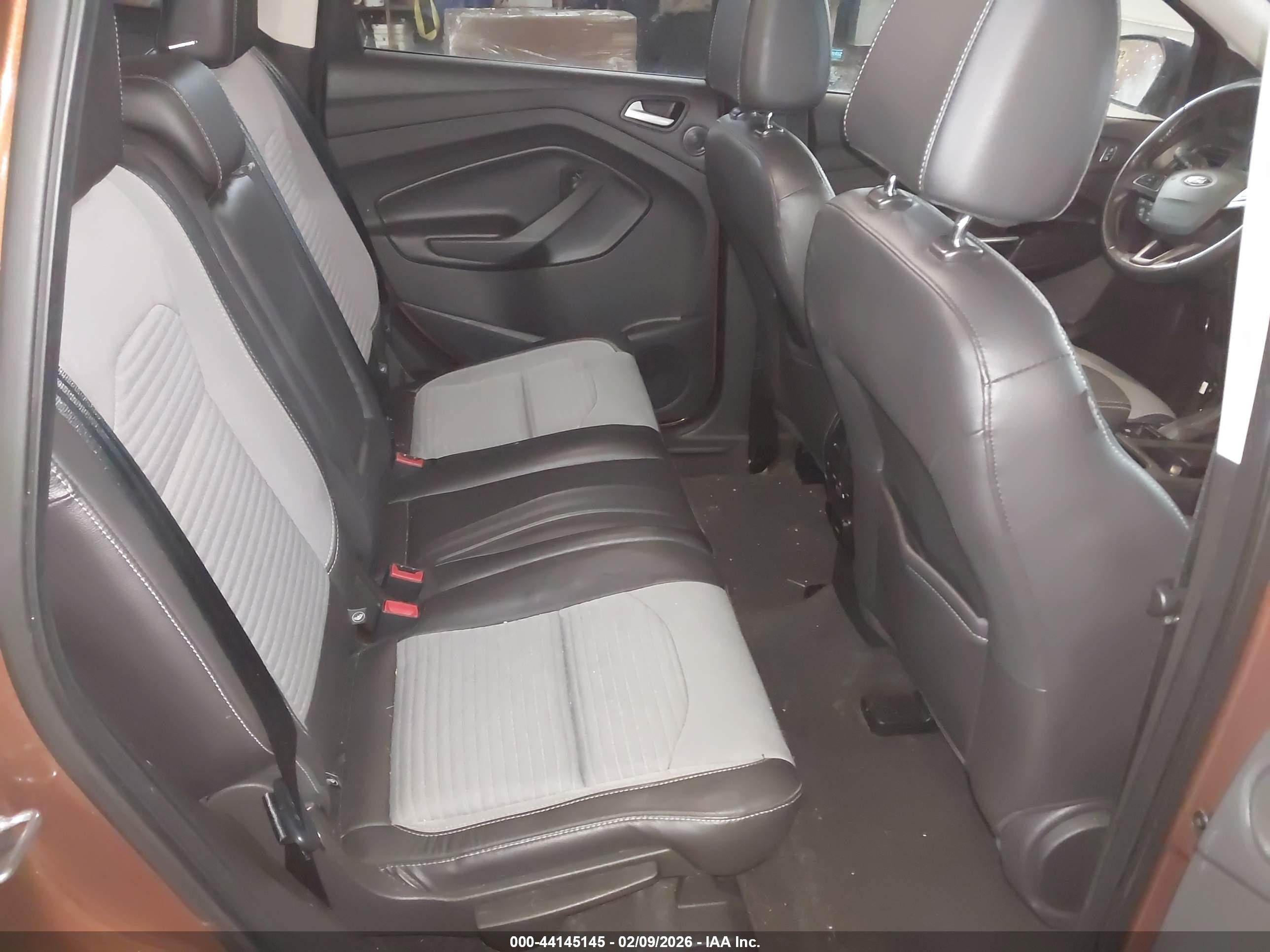 FORD ESCAPE image 8