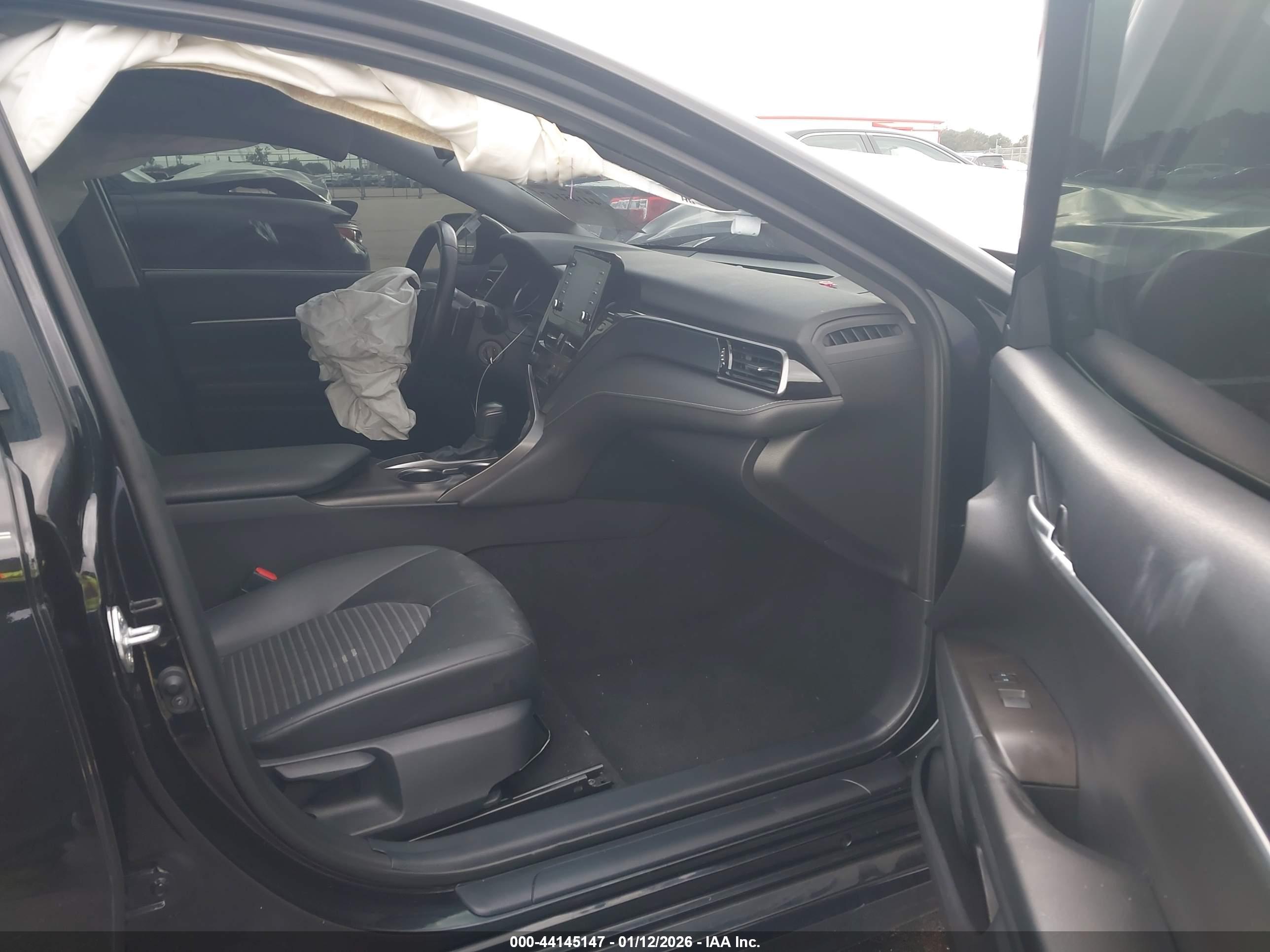 TOYOTA CAMRY image 5