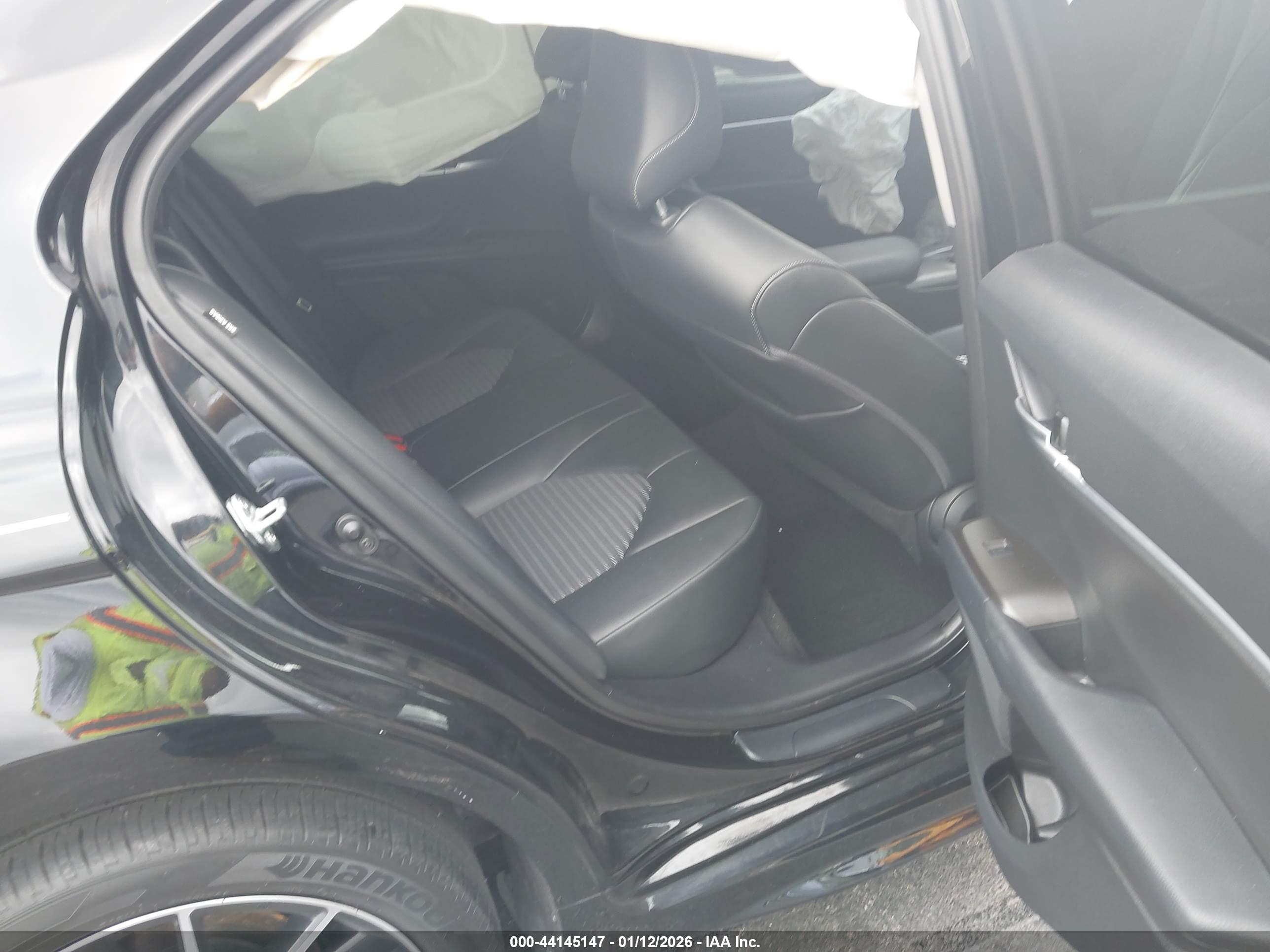 TOYOTA CAMRY image 8