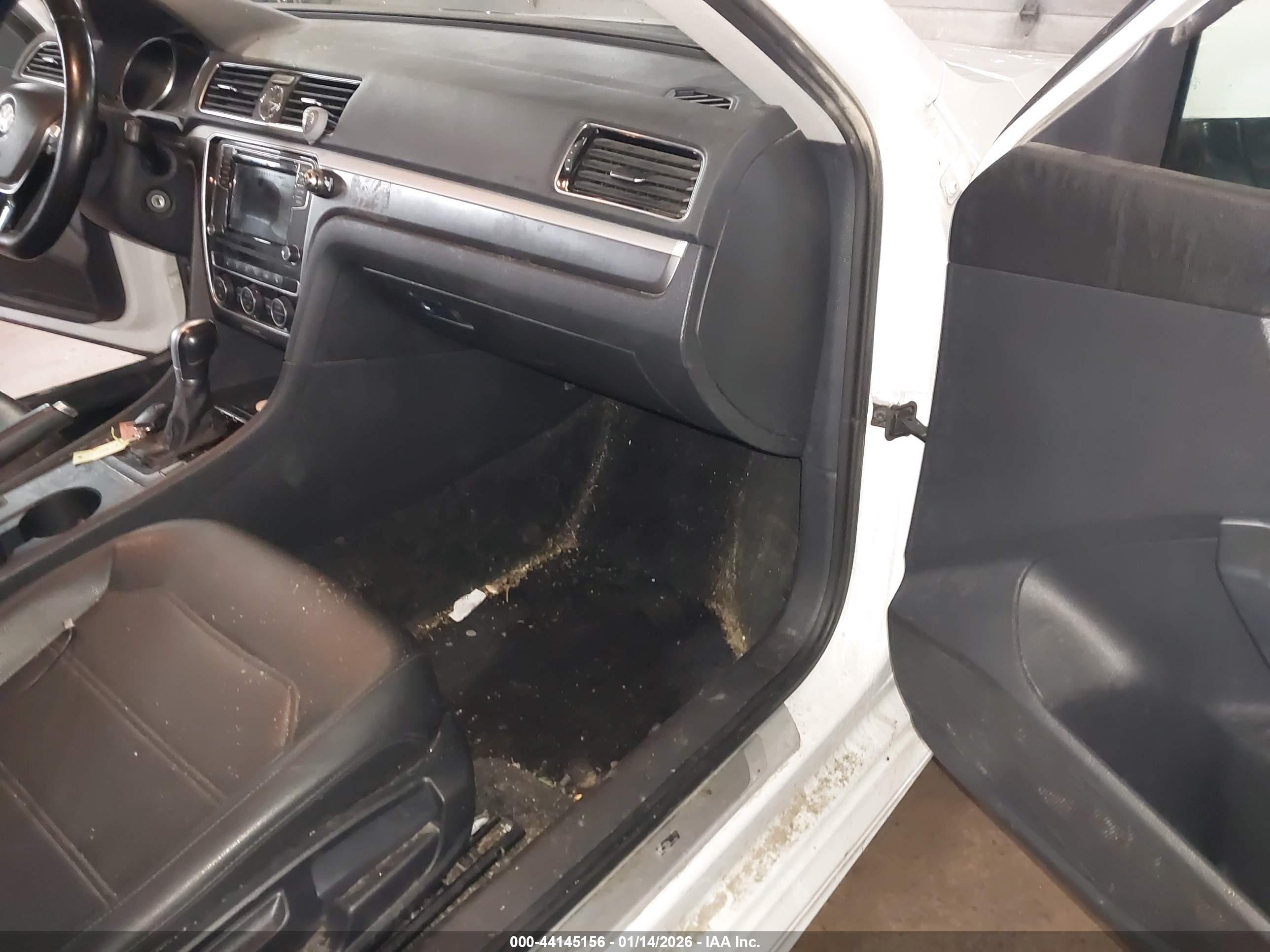 VOLKSWAGEN PASSAT image 5