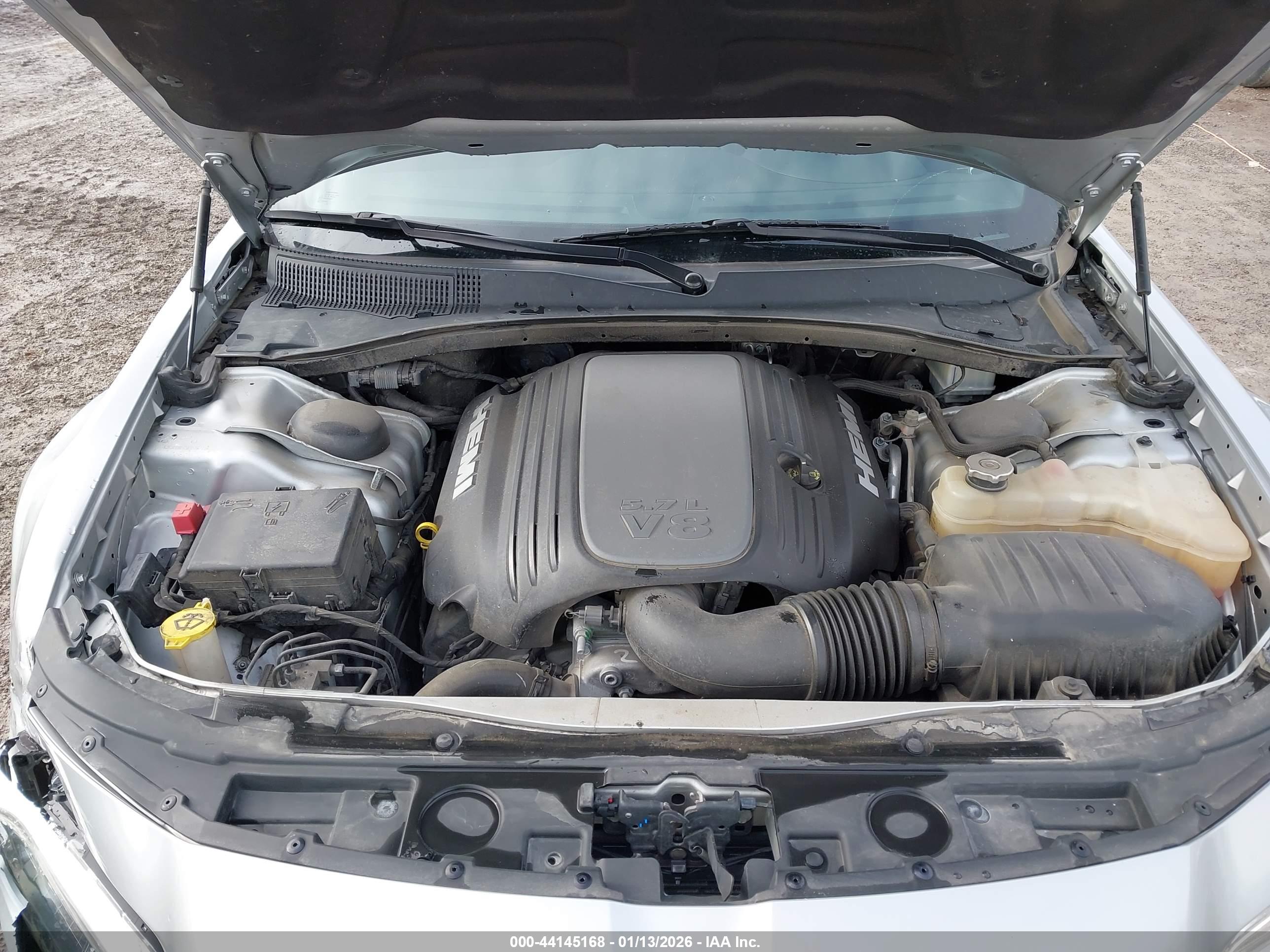CHRYSLER 300 image 10