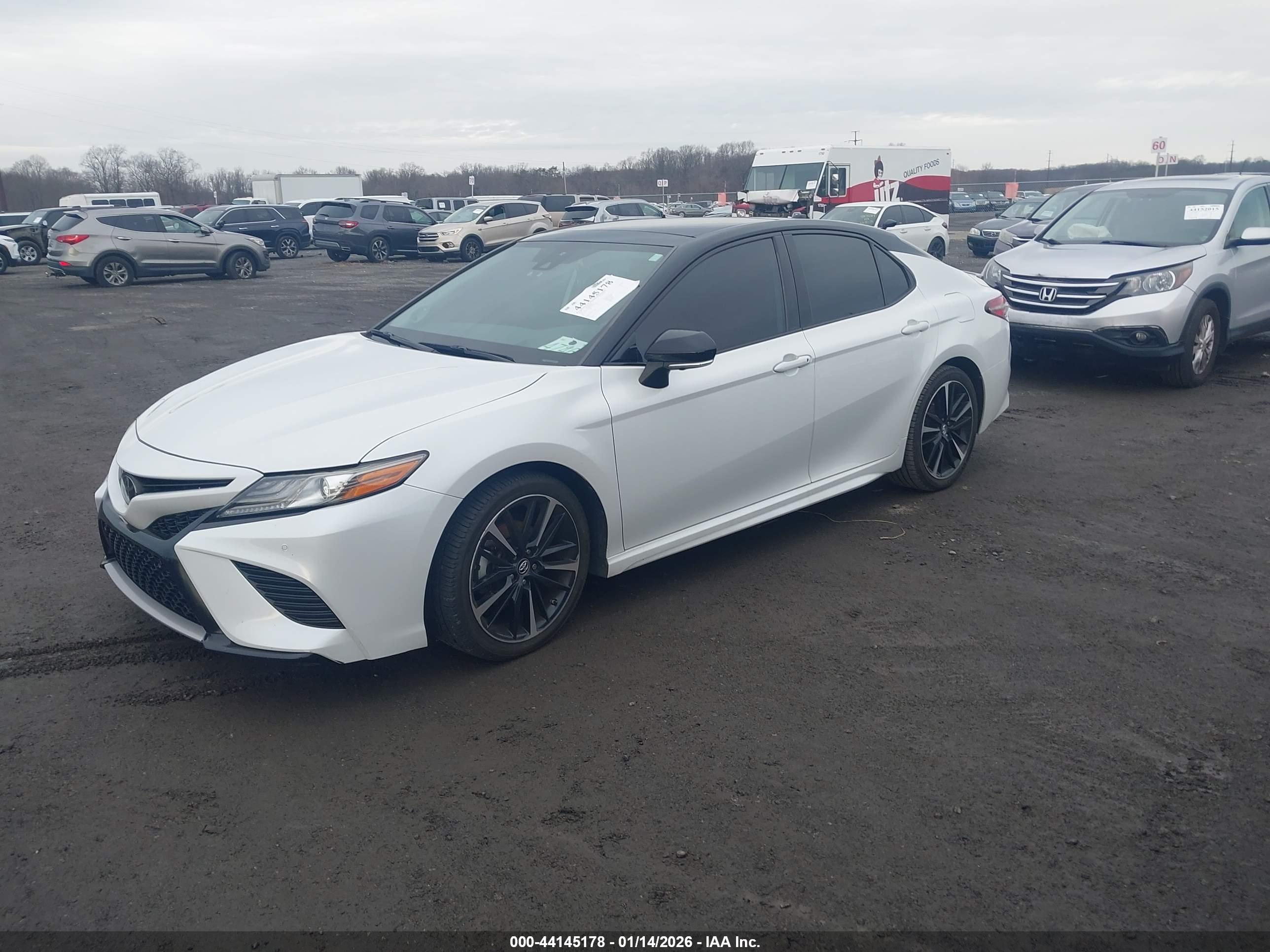 TOYOTA CAMRY image 2