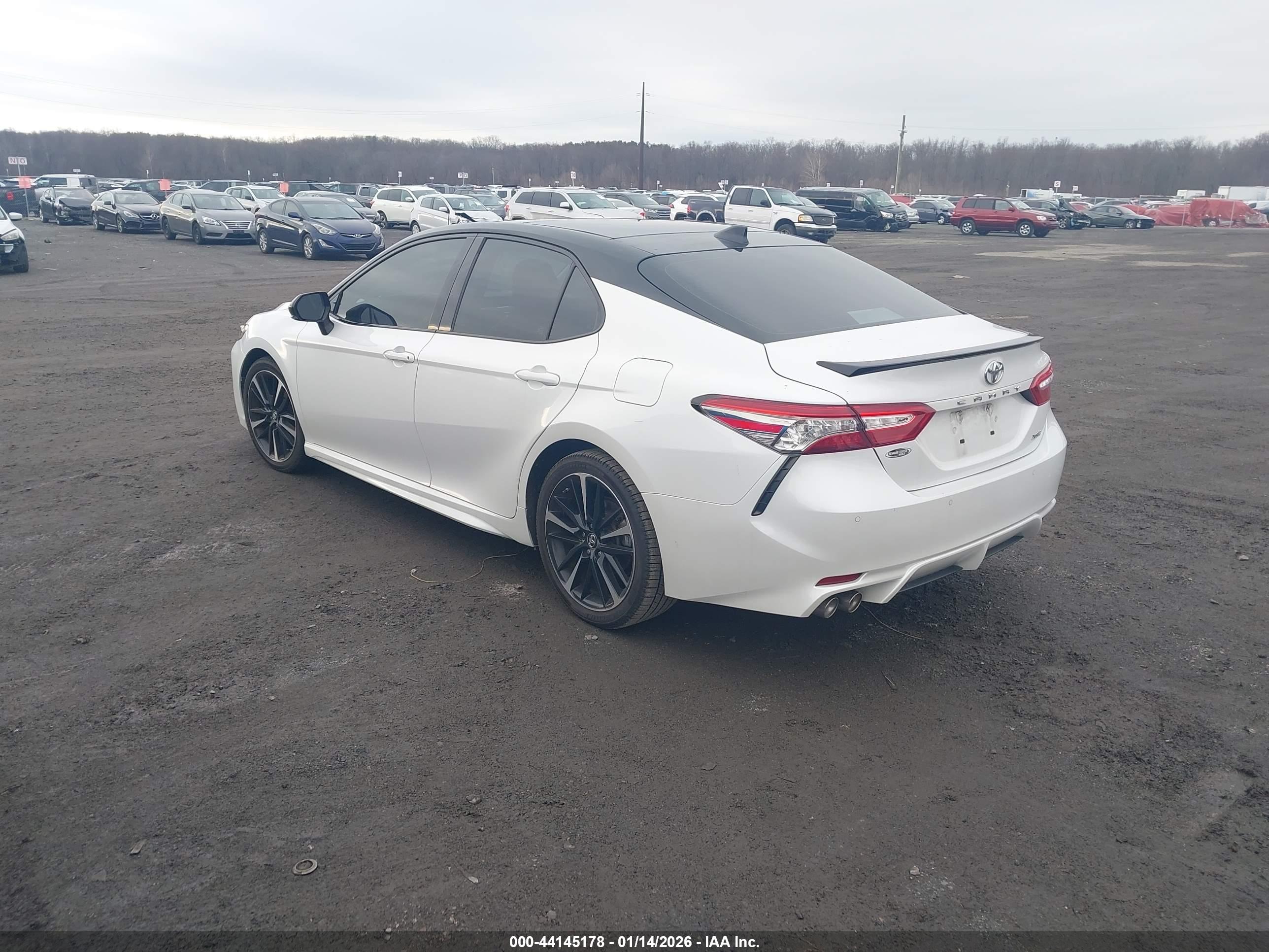 TOYOTA CAMRY image 3