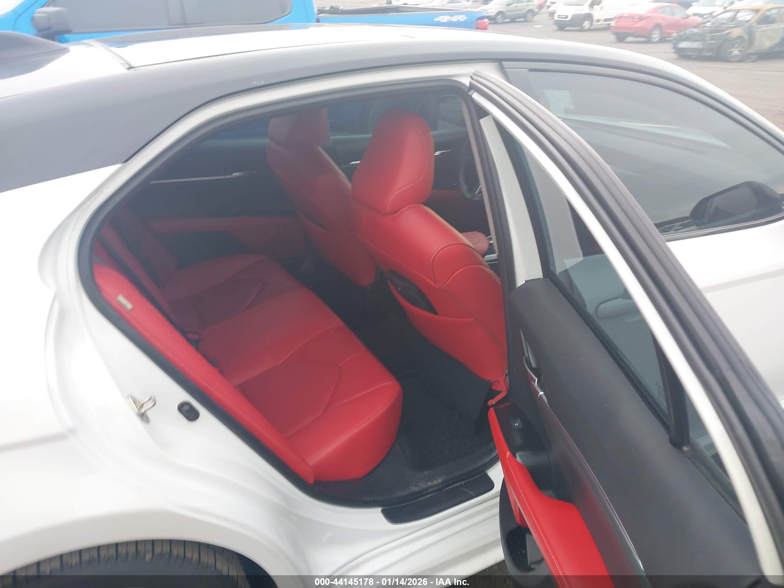 TOYOTA CAMRY image 8