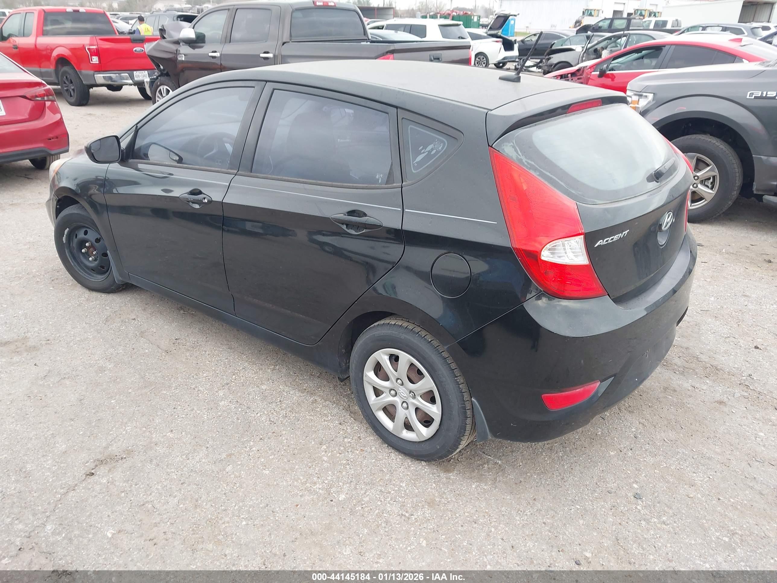 HYUNDAI ACCENT image 3