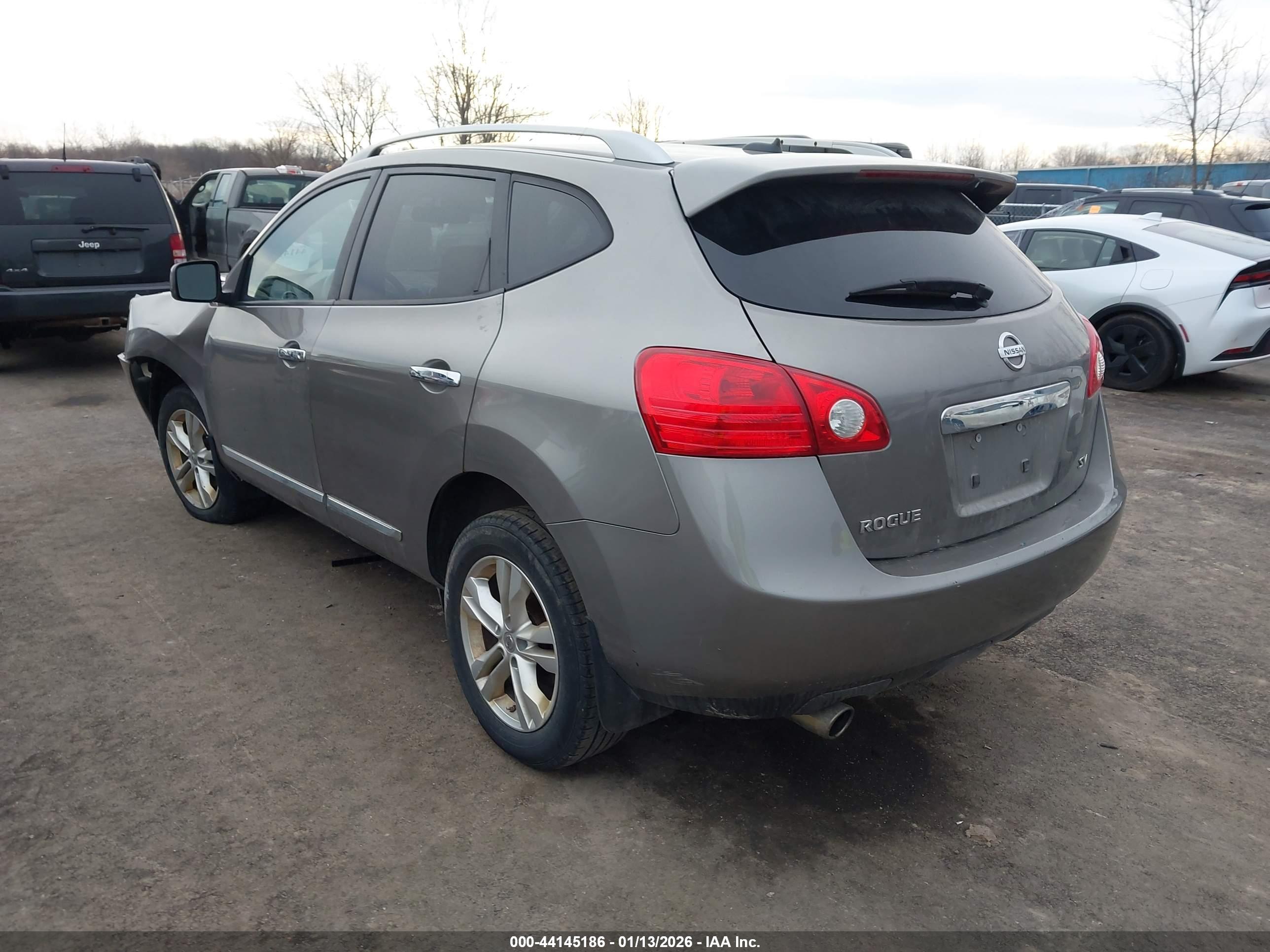 NISSAN ROGUE image 3