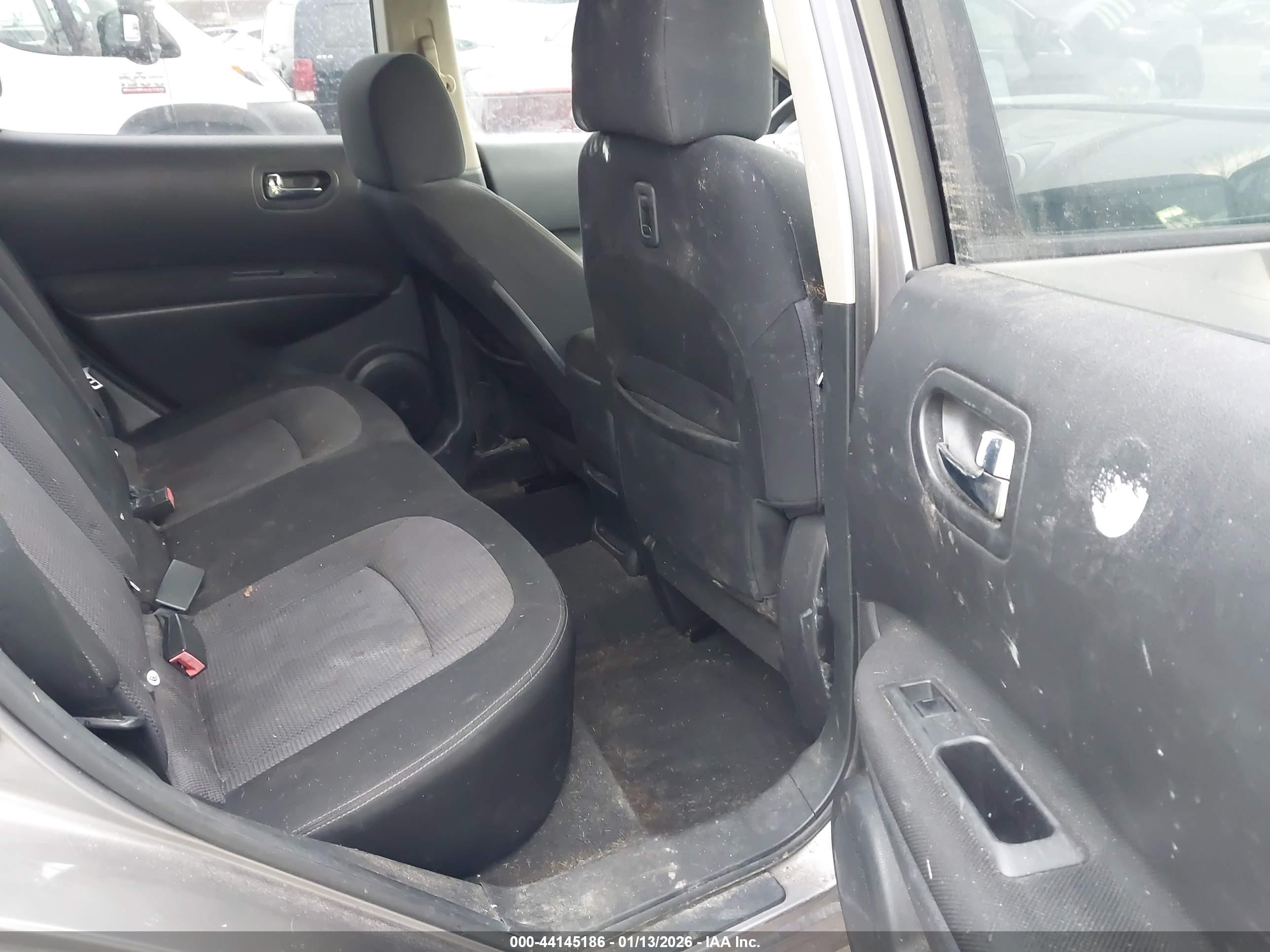 NISSAN ROGUE image 8