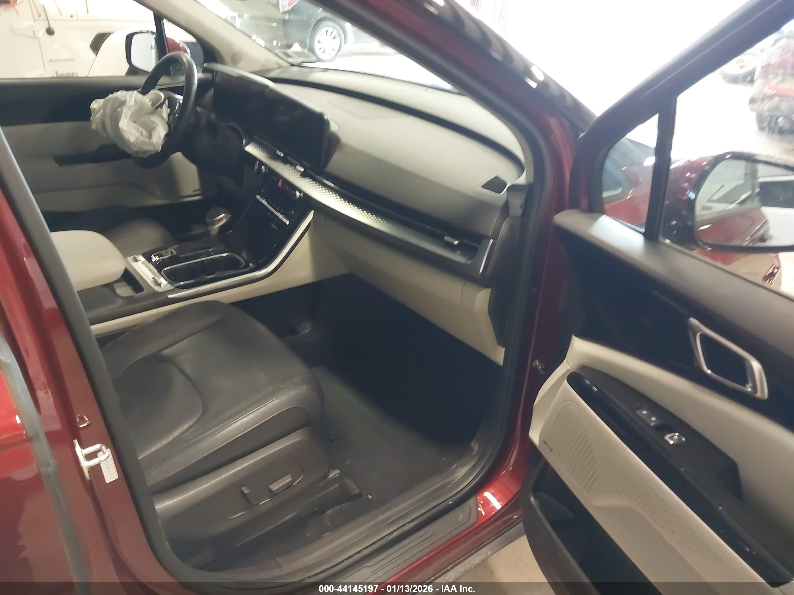 KIA CARNIVAL image 5