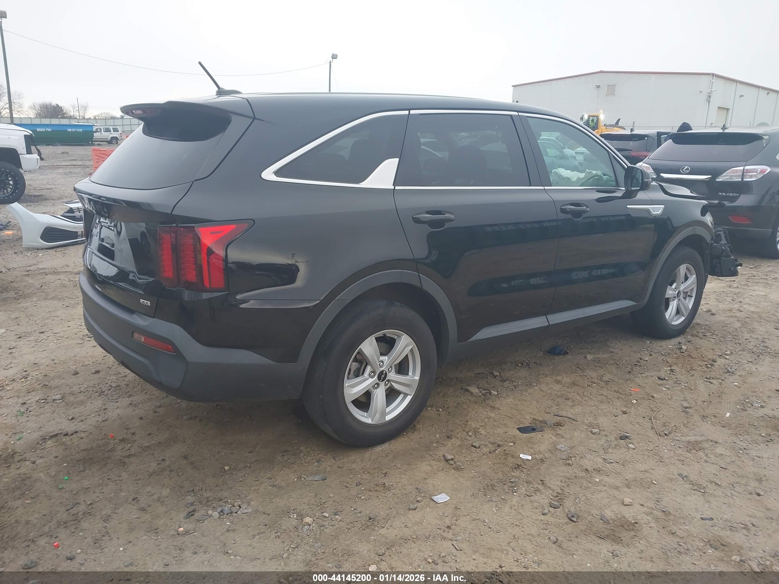 KIA SORENTO image 4