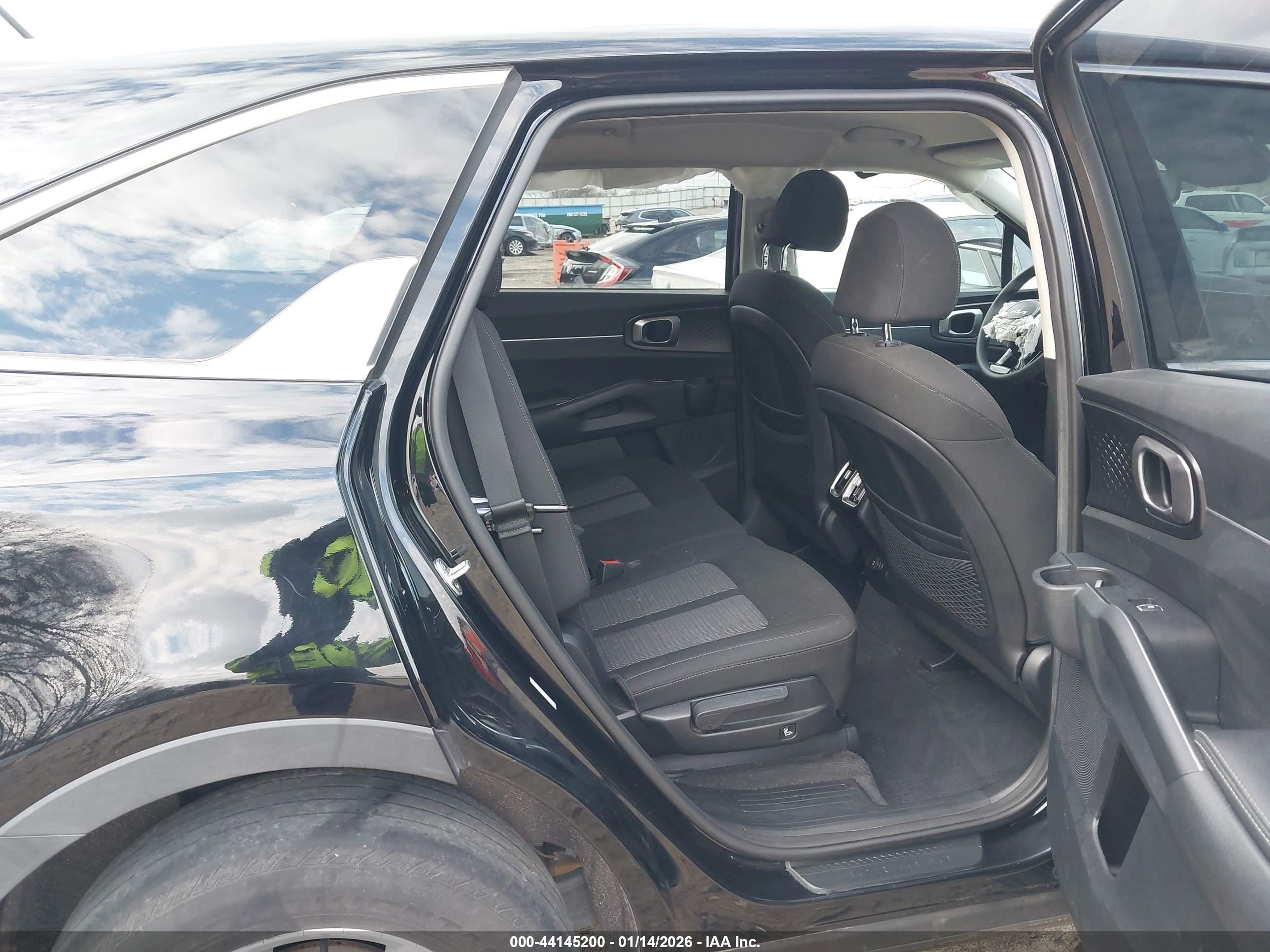 KIA SORENTO image 8