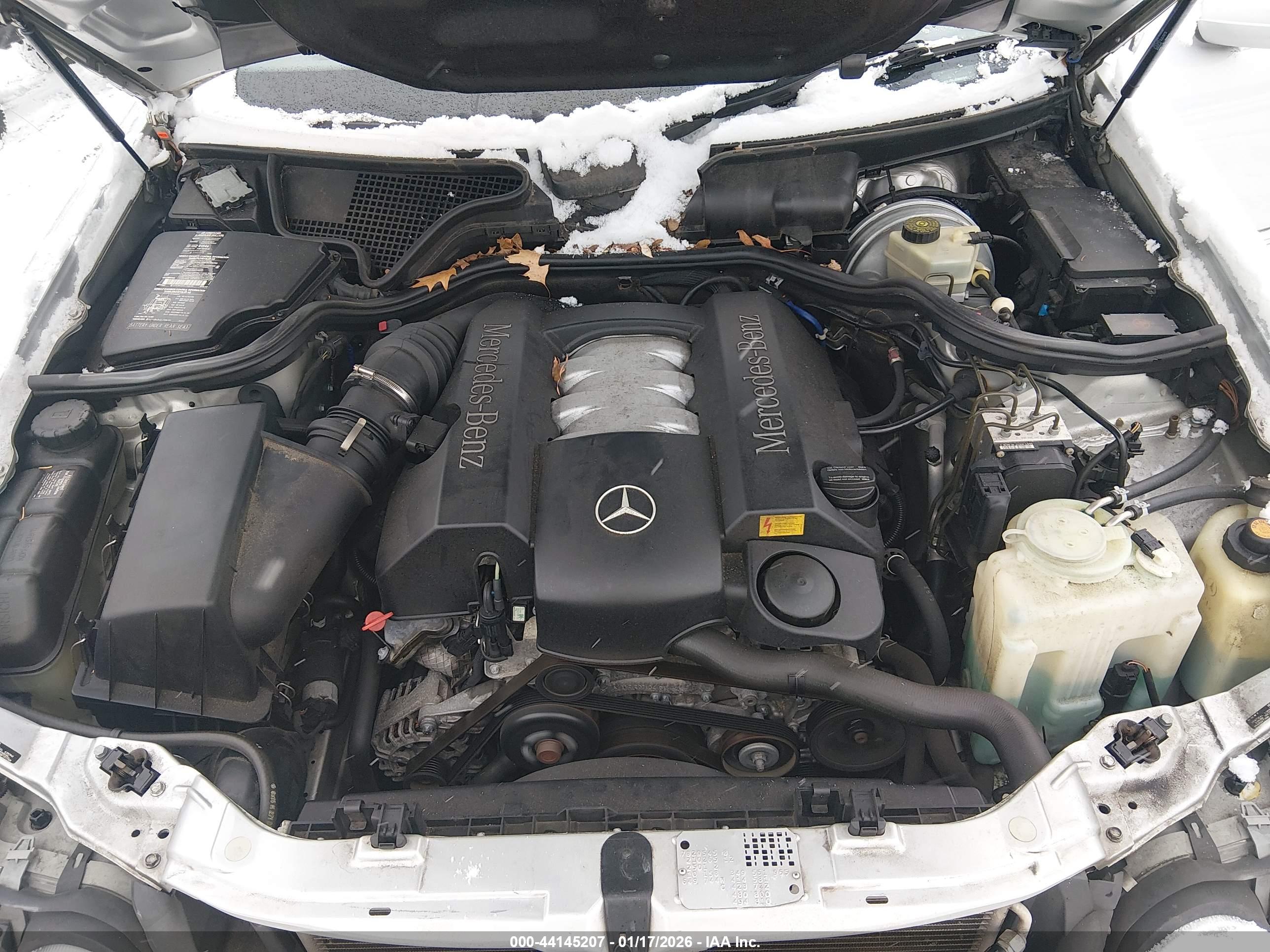 MERCEDES-BENZ E image 10