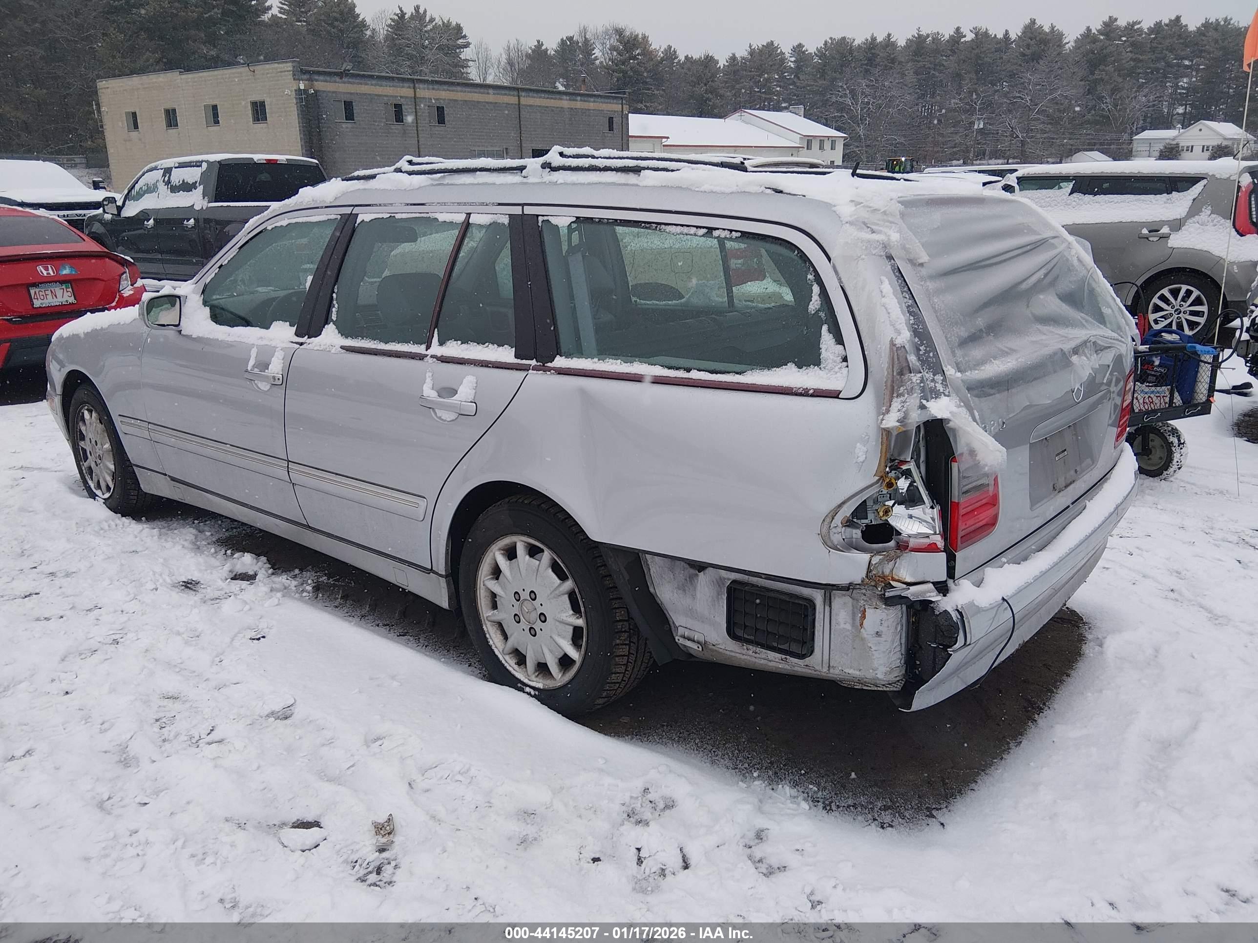 MERCEDES-BENZ E image 3