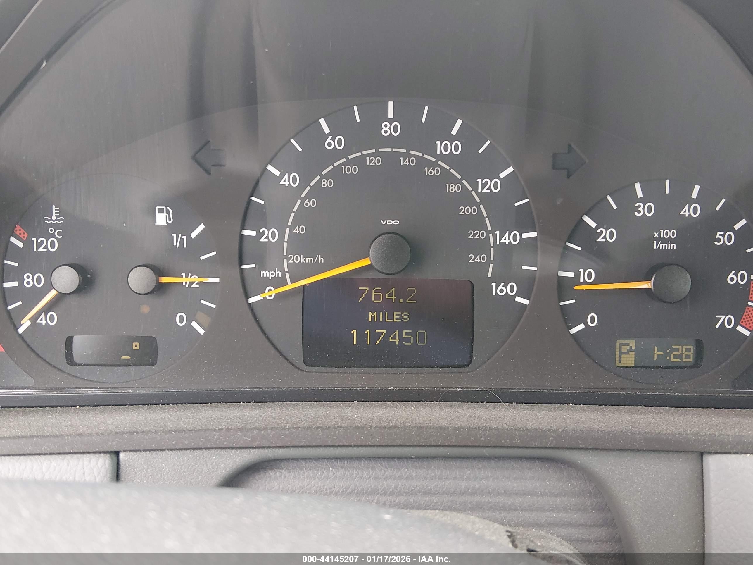 MERCEDES-BENZ E image 7