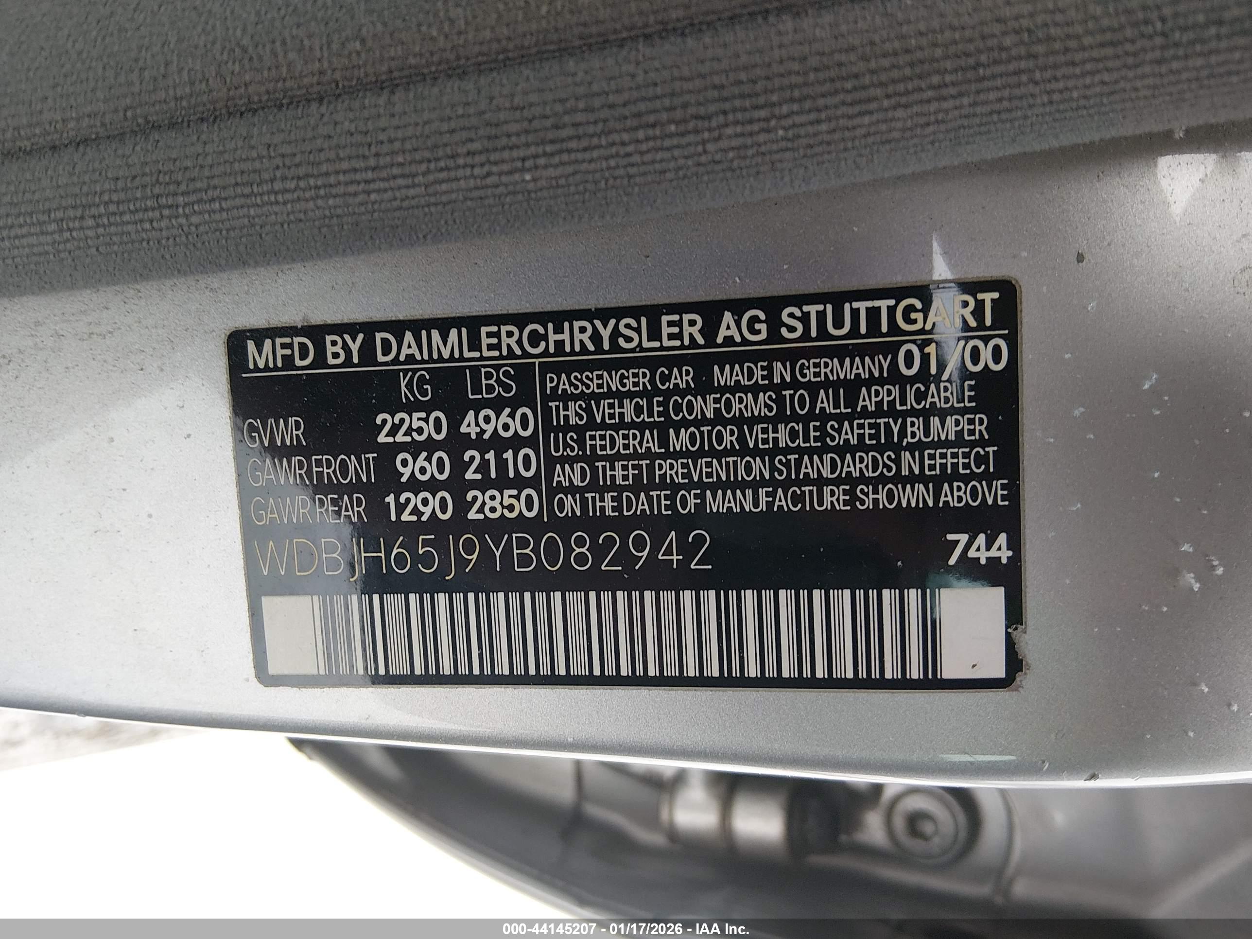 MERCEDES-BENZ E image 9