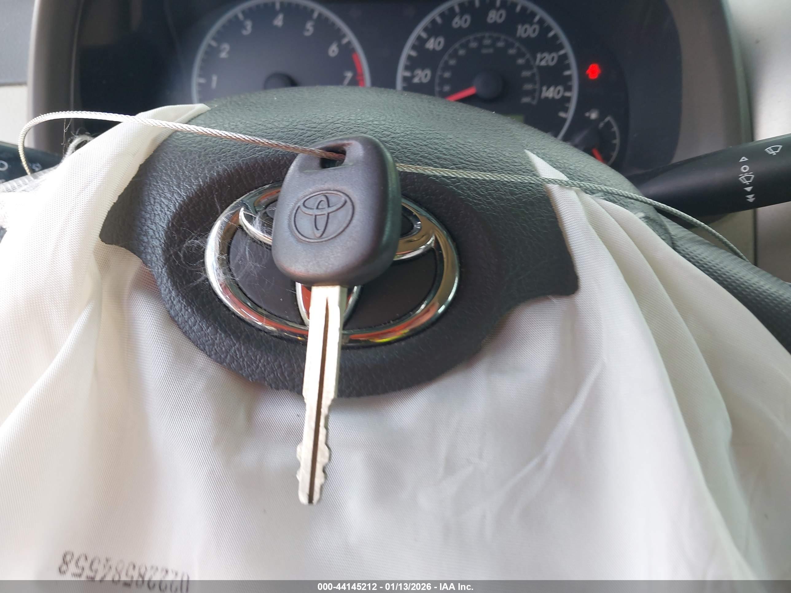 TOYOTA COROLLA image 11