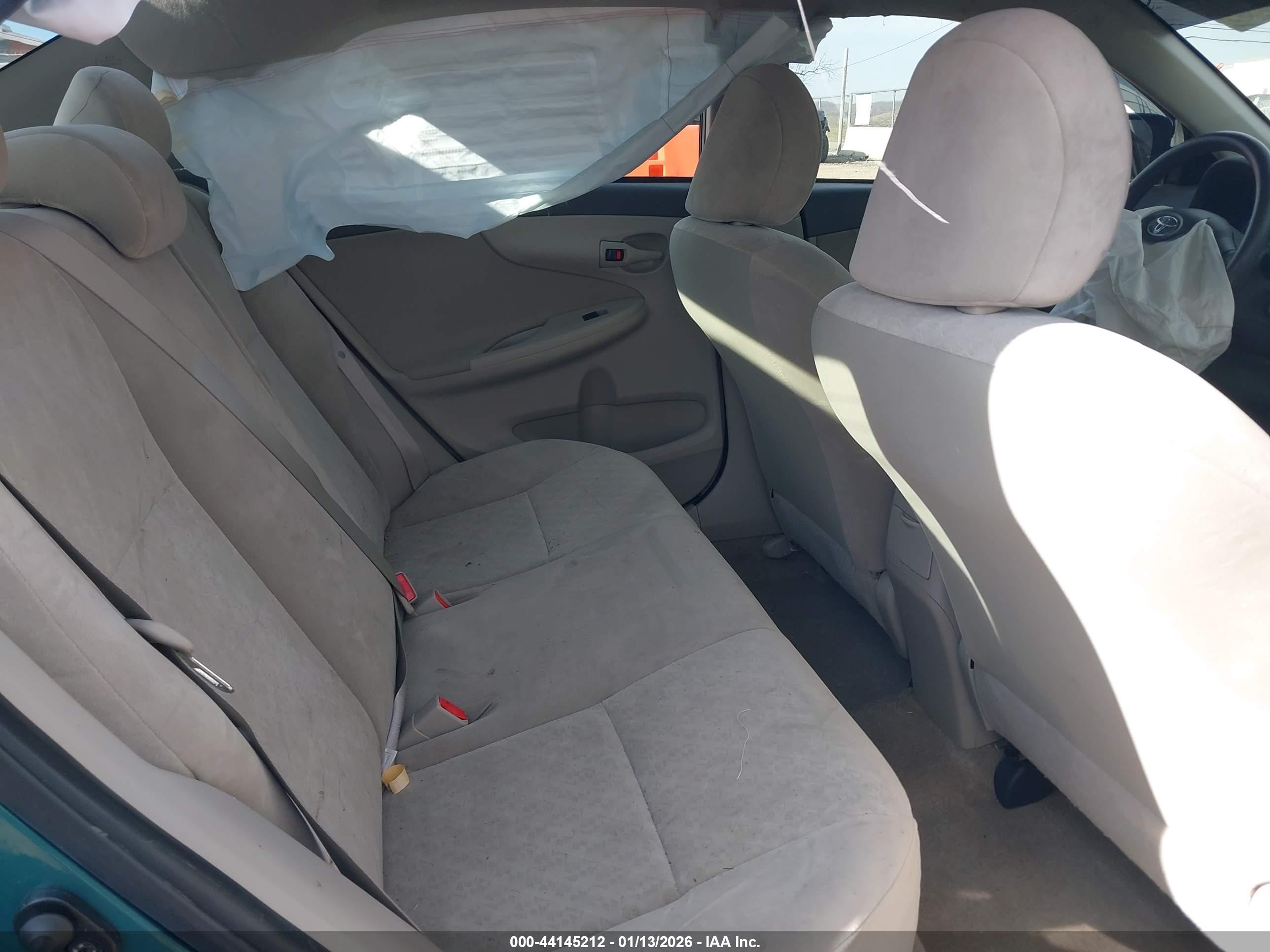 TOYOTA COROLLA image 8