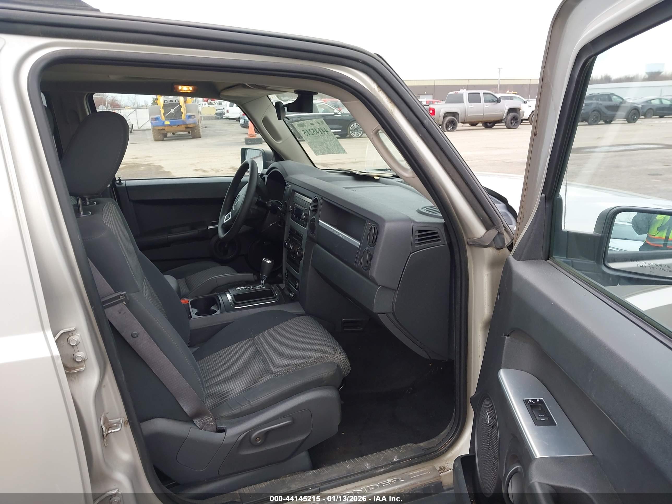 JEEP COMMANDER image 5