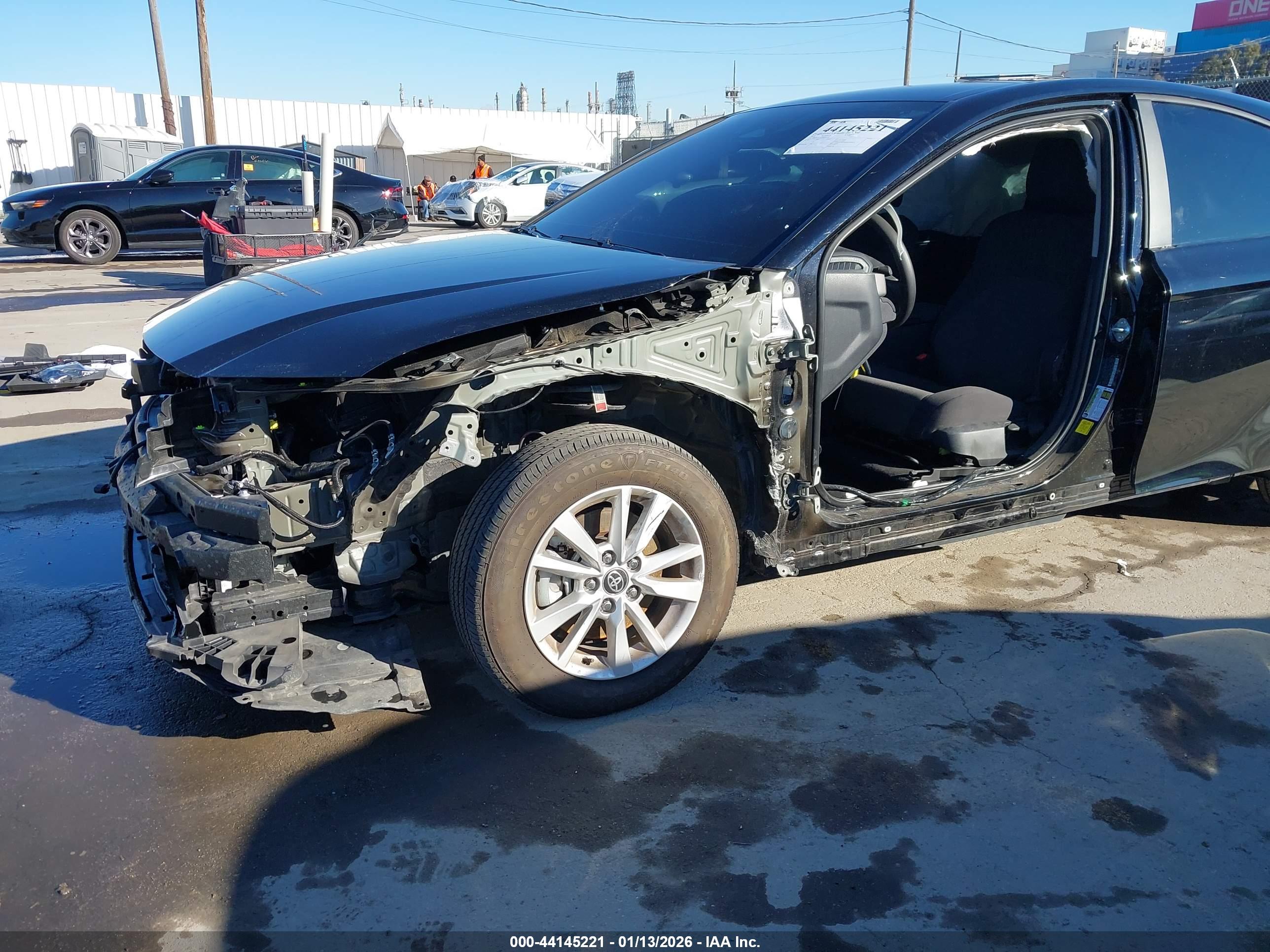TOYOTA CAMRY image 6