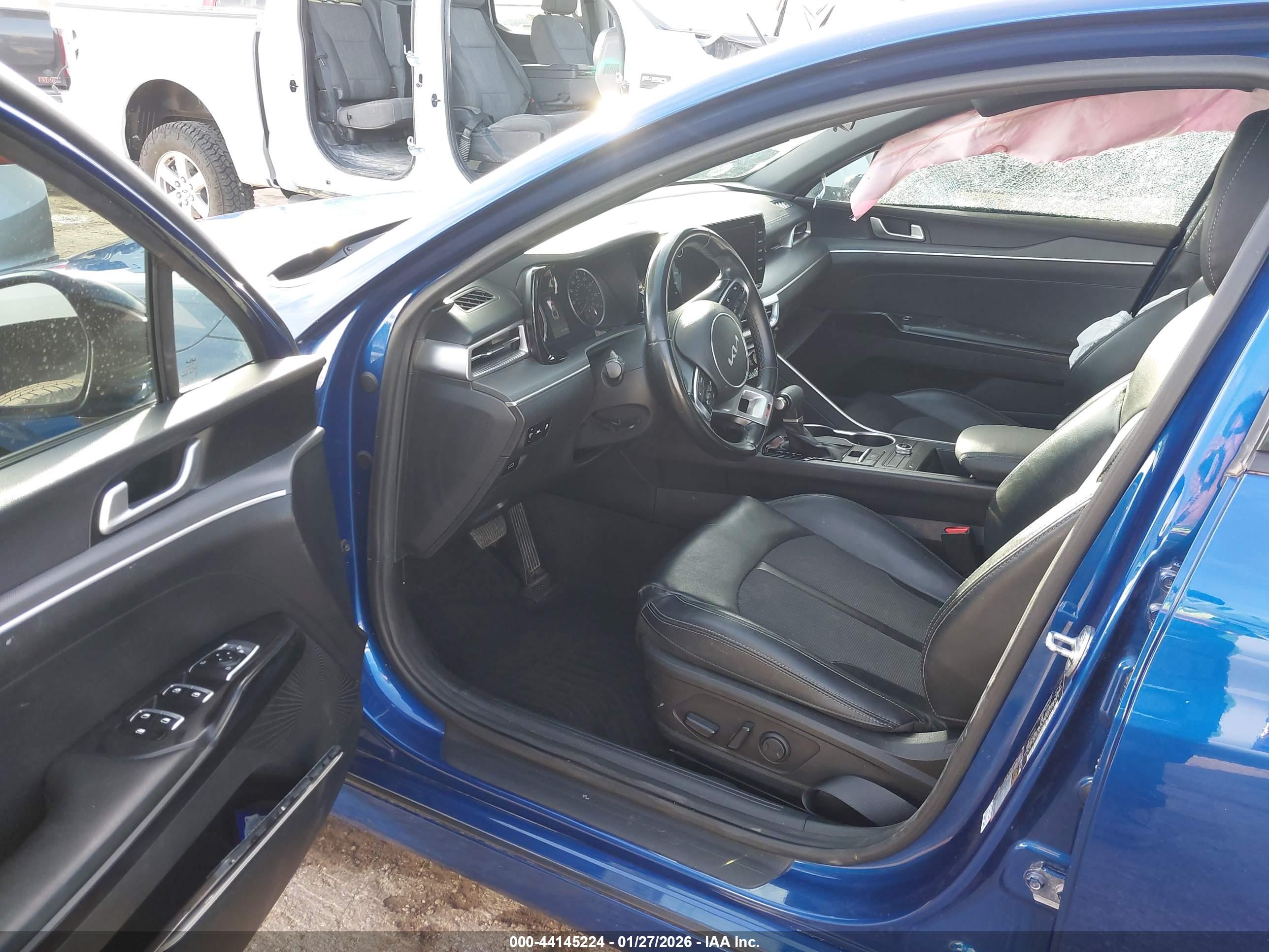KIA K5 image 5
