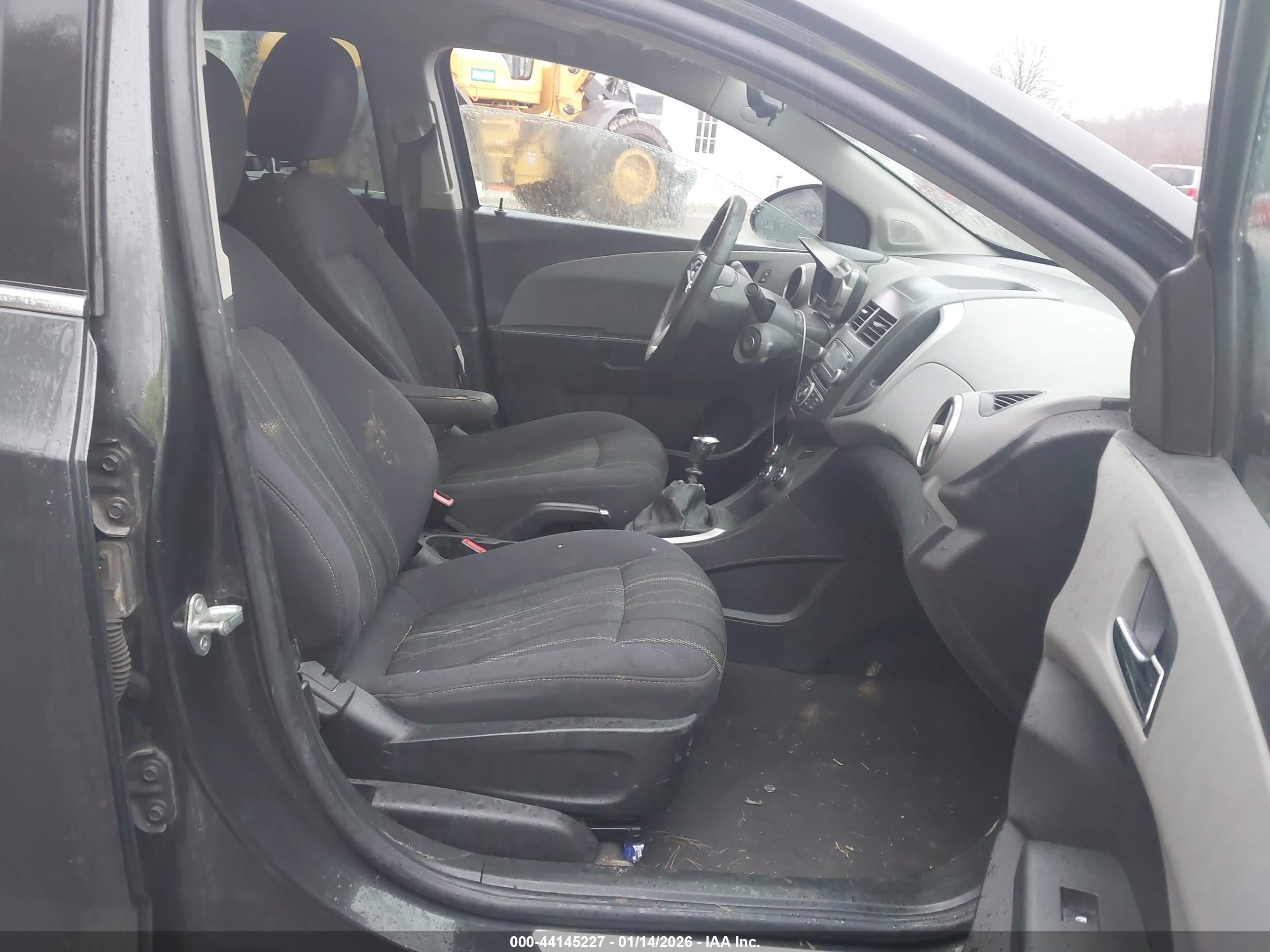 CHEVROLET SONIC image 5