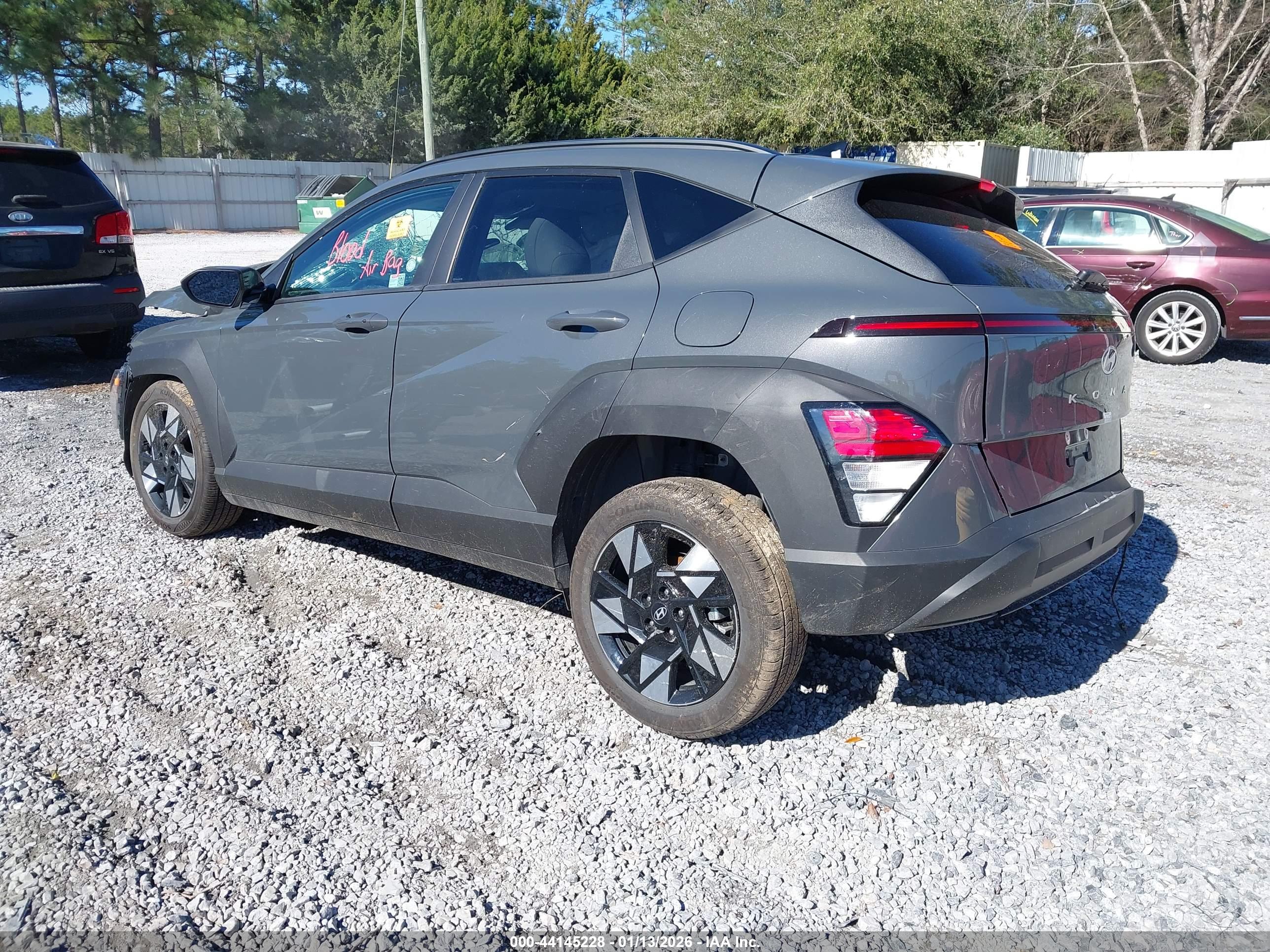 HYUNDAI KONA image 3