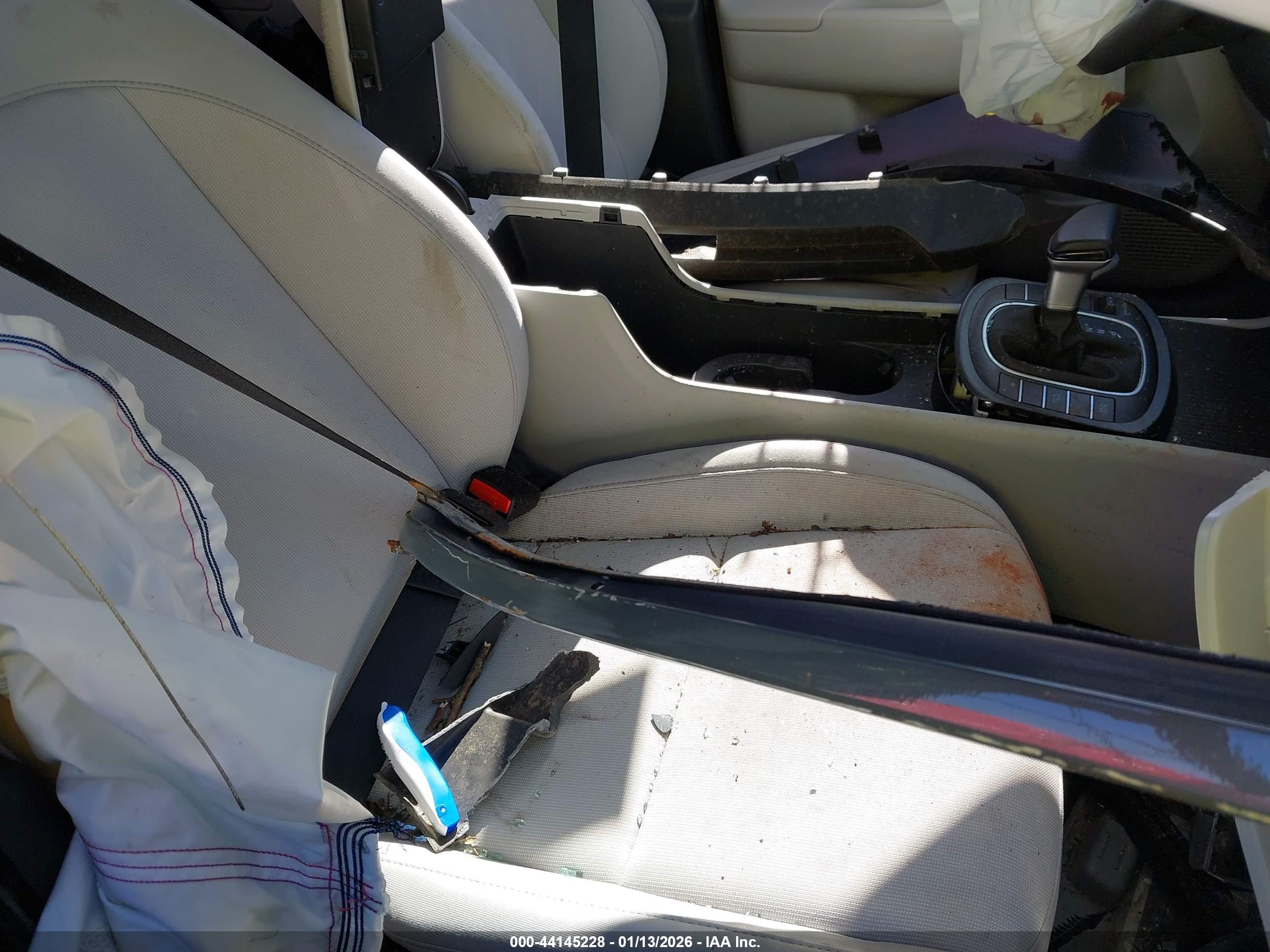 HYUNDAI KONA image 5